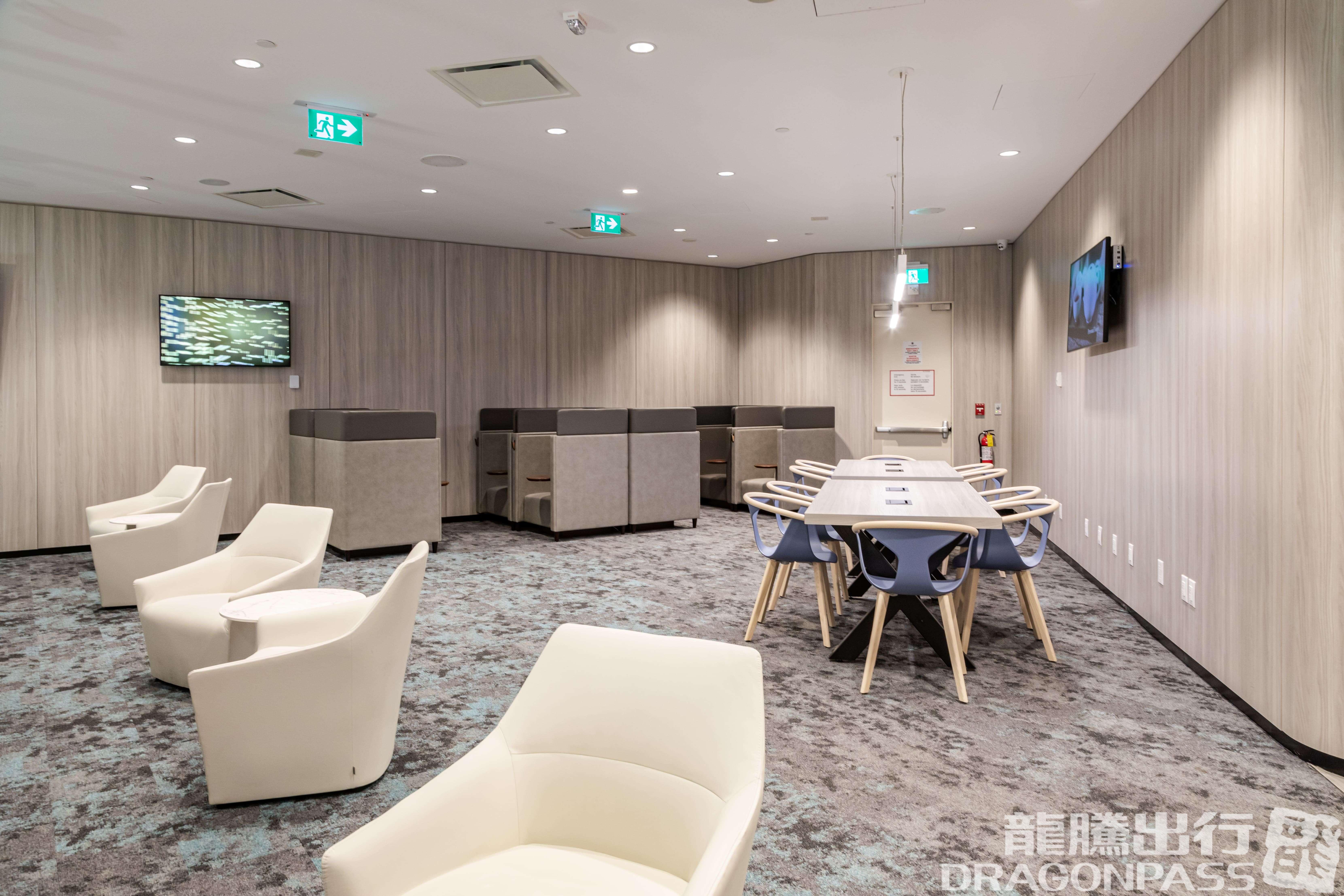 Бизнес-зал Plaza Premium Lounge (Domestic) в аэропорту Торонто (YYZ)