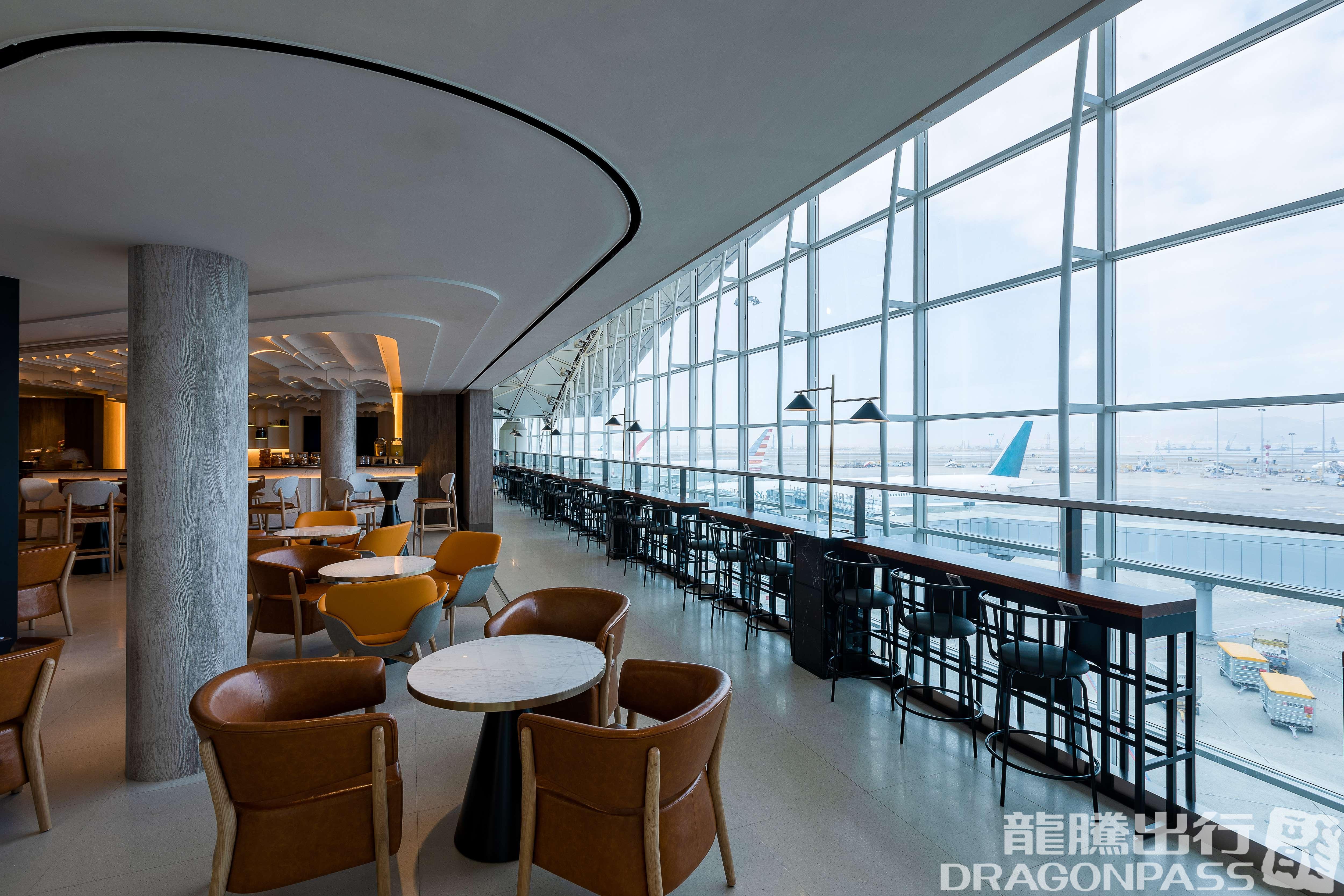 Бизнес-зал Plaza Premium Lounge (Gate 60) в аэропорту Гонконг (HKG)