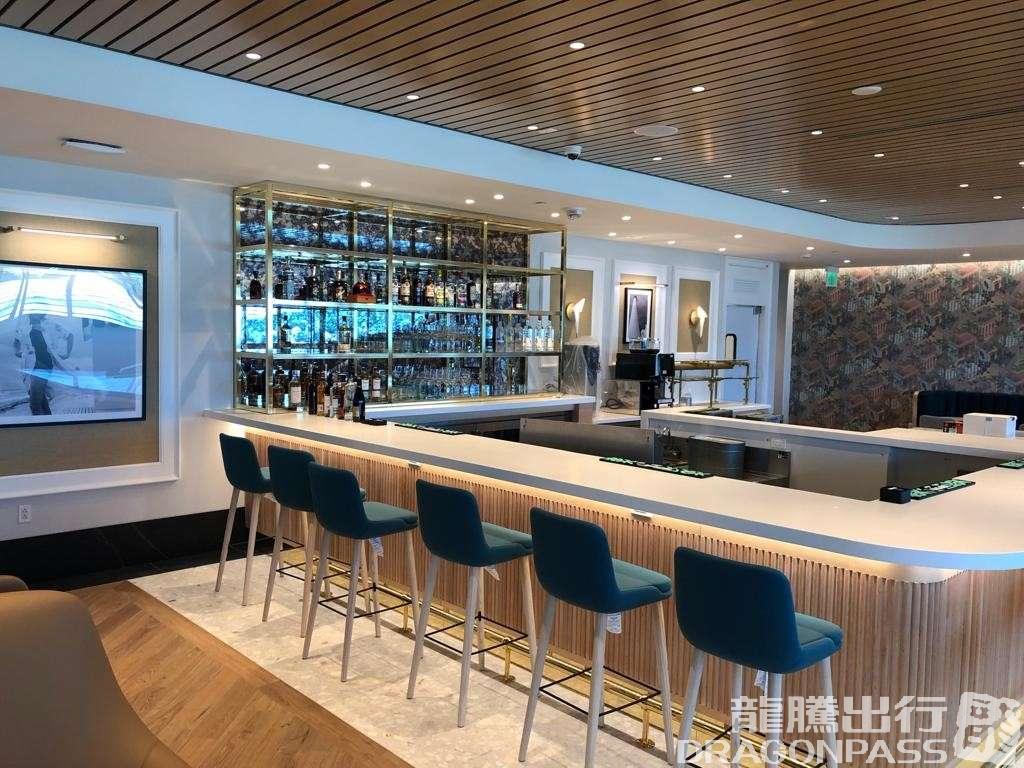 Бизнес-зал Primeclass Lounge в аэропорту Л.Ф. Уэйд (BDA)