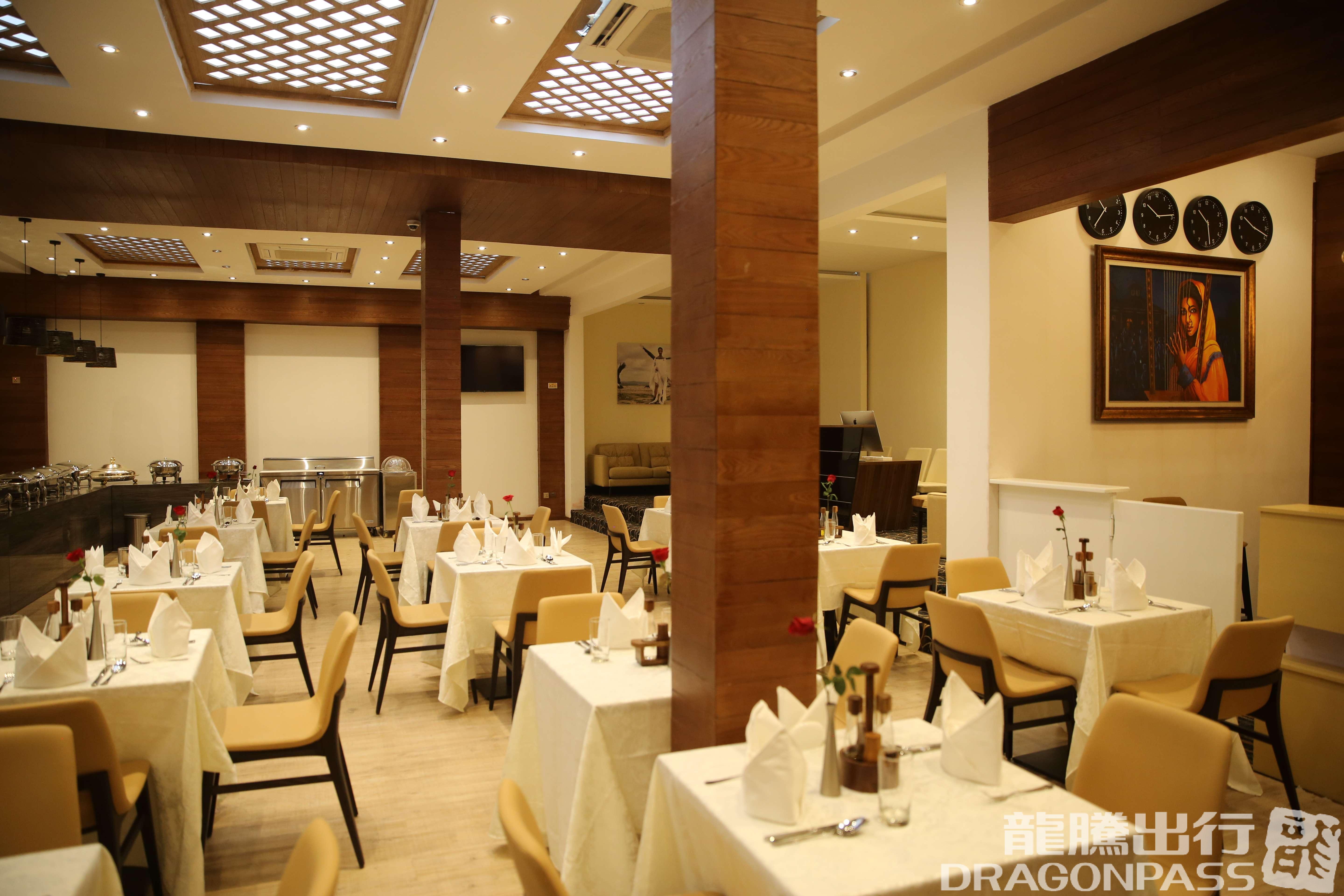 Бизнес-зал Plaza Premium Lounge в аэропорту Боле (ADD)