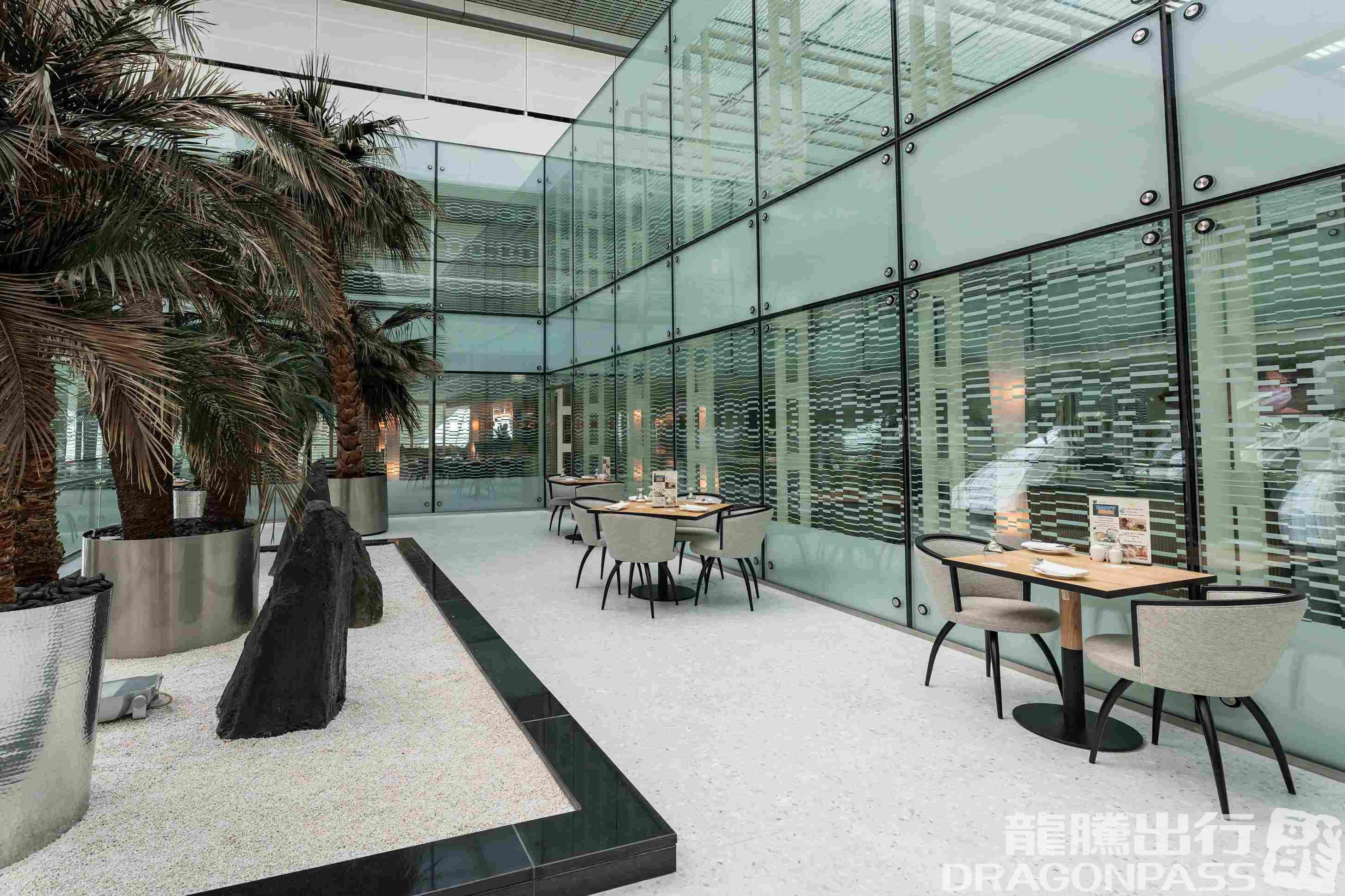 Бизнес-зал Ahlan Lounge @ Gate A1 в аэропорту Дубай (DXB)