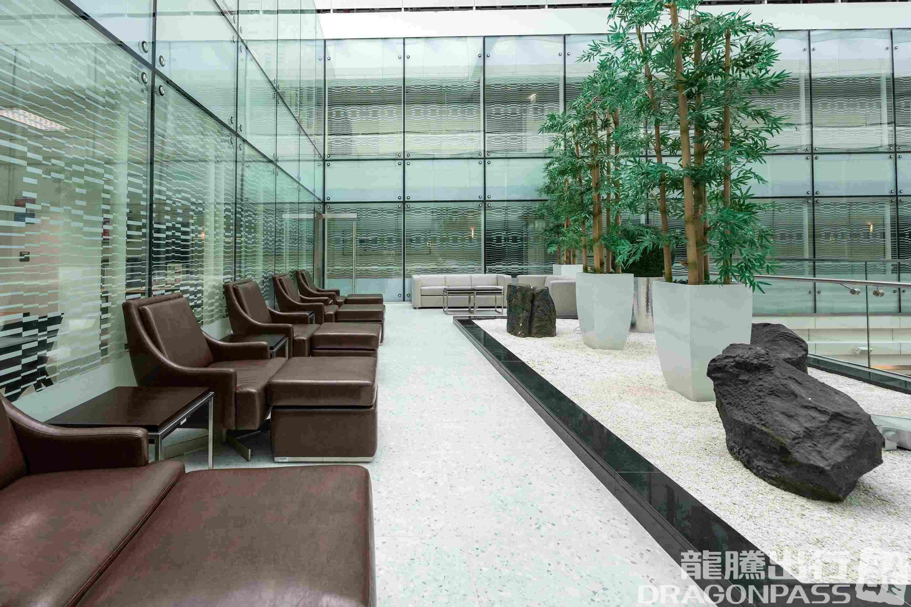 Бизнес-зал Ahlan Lounge @ Gate A1 в аэропорту Дубай (DXB)