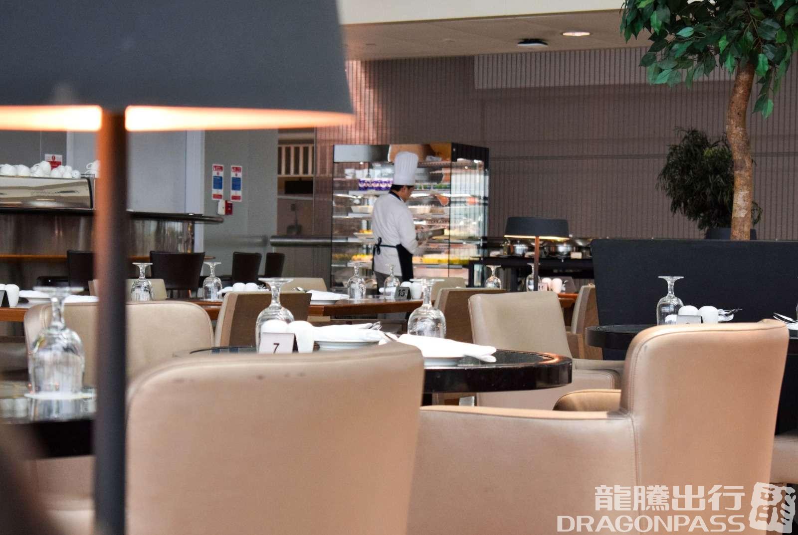 Бизнес-зал Ahlan Lounge @ Gate C13 в аэропорту Дубай (DXB)