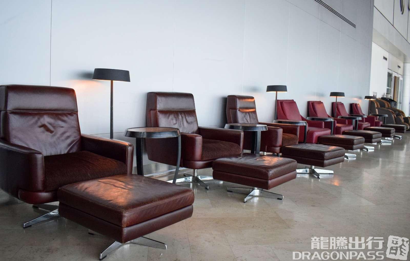 Бизнес-зал Ahlan Lounge @ Gate C13 в аэропорту Дубай (DXB)