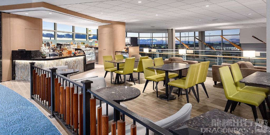 Бизнес-зал Plaza Premium Lounge (Pier C) в аэропорту Ванкувер (YVR)