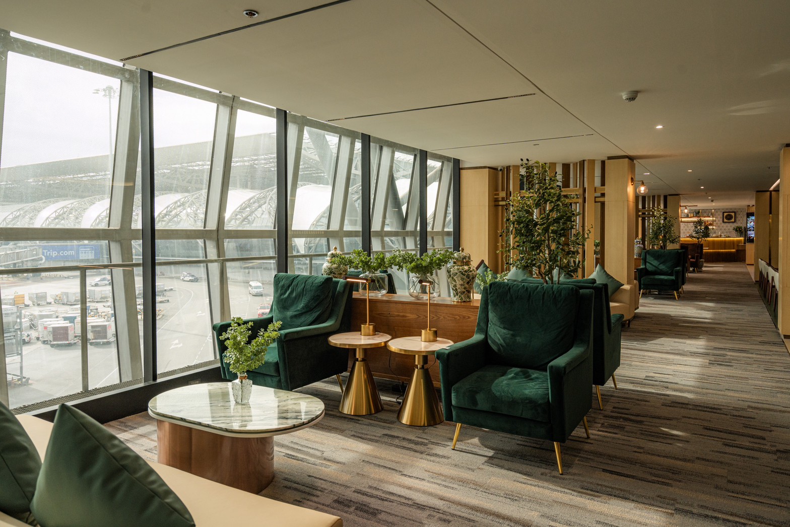 Бизнес-зал The Coral Finest Business Class Lounge (Cosmo) в аэропорту Суварнабхуми (BKK)