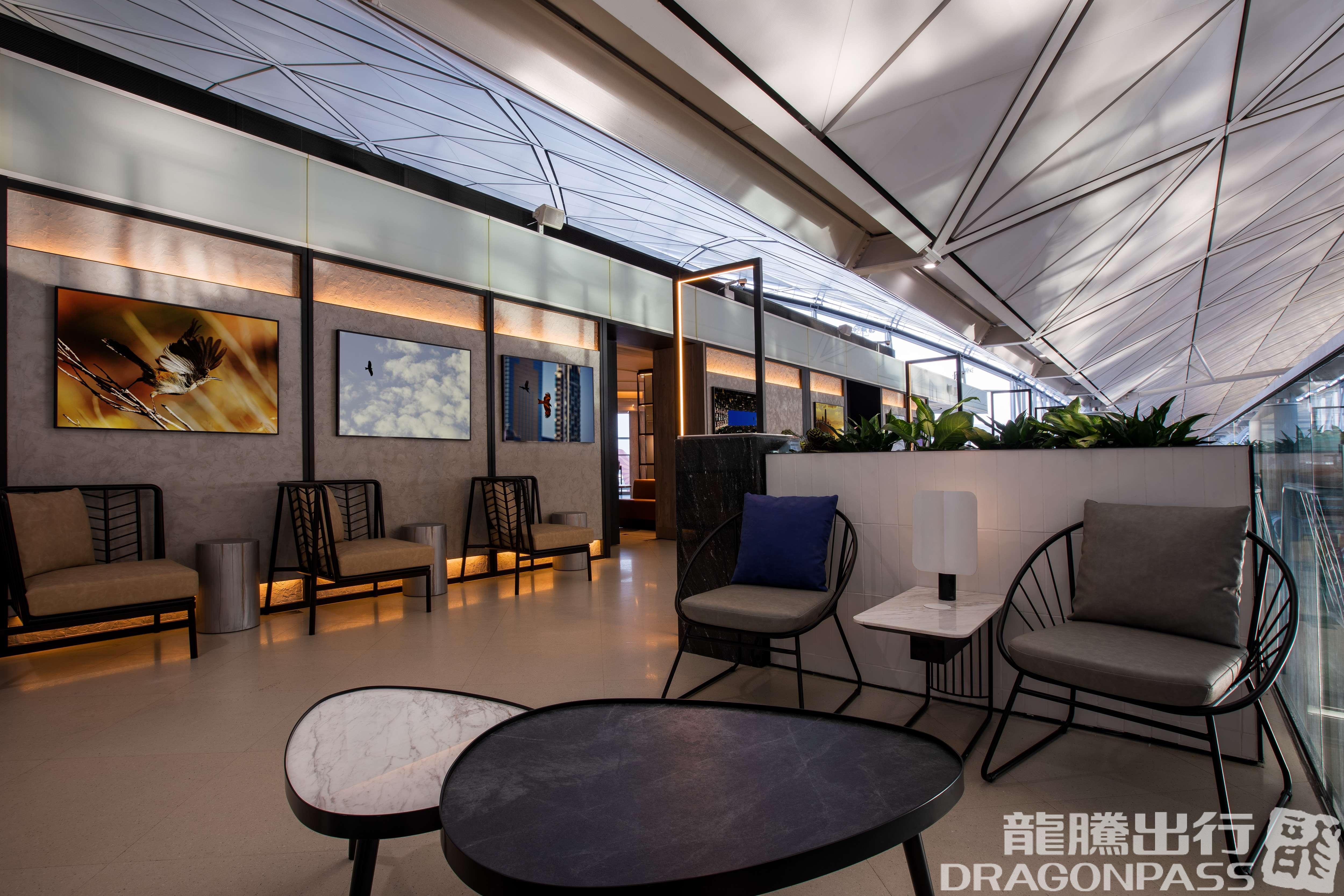 Бизнес-зал Plaza Premium Lounge (Gate 60) в аэропорту Гонконг (HKG)