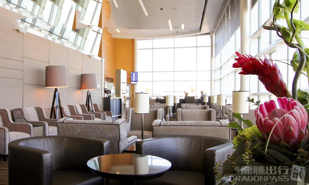 Бизнес-зал Plaza Premium Lounge (US Departures) в аэропорту Эдмонтон (YEG)