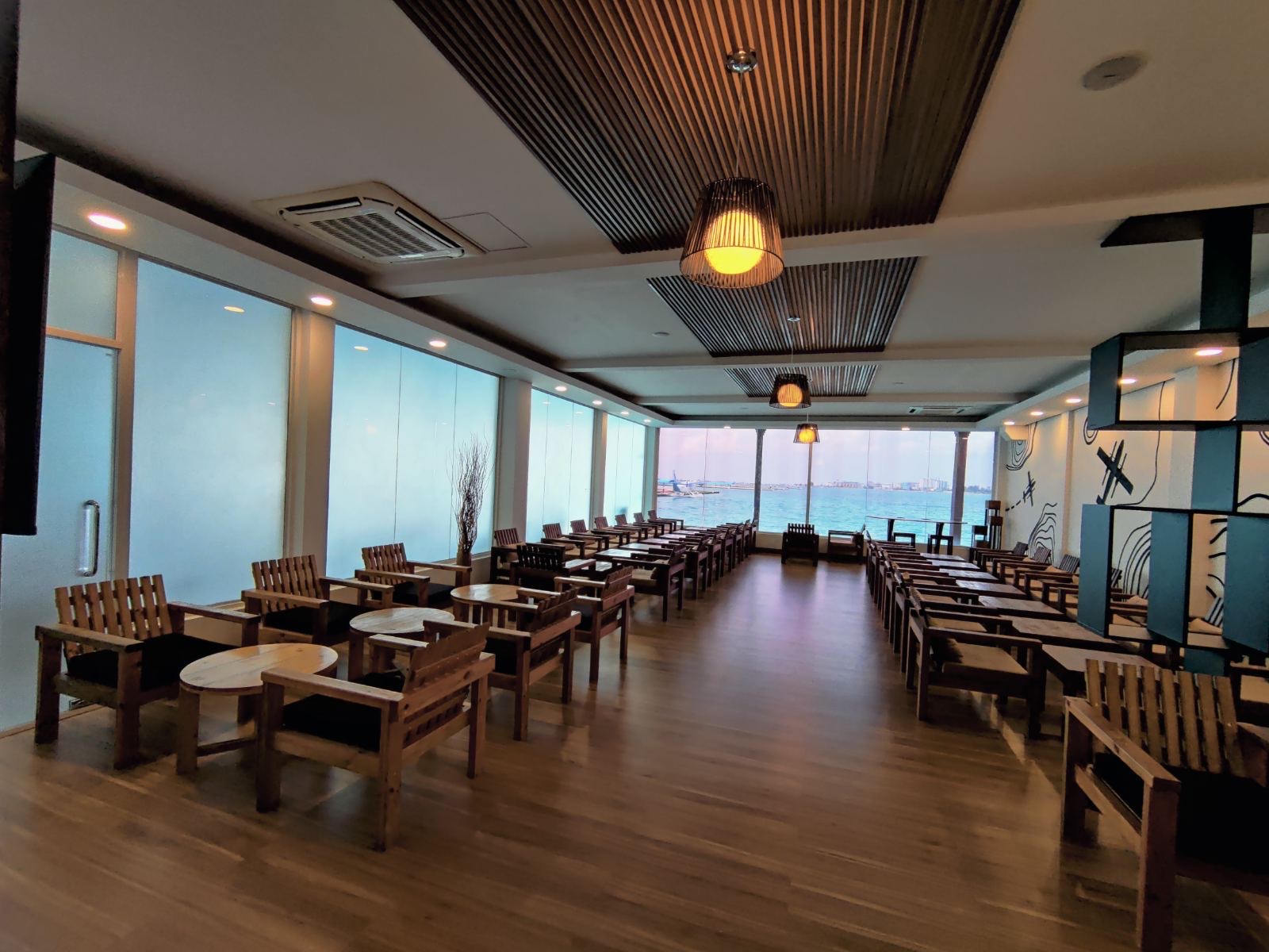 Бизнес-зал Huvandhumaa Lounge в аэропорту Велана (MLE)