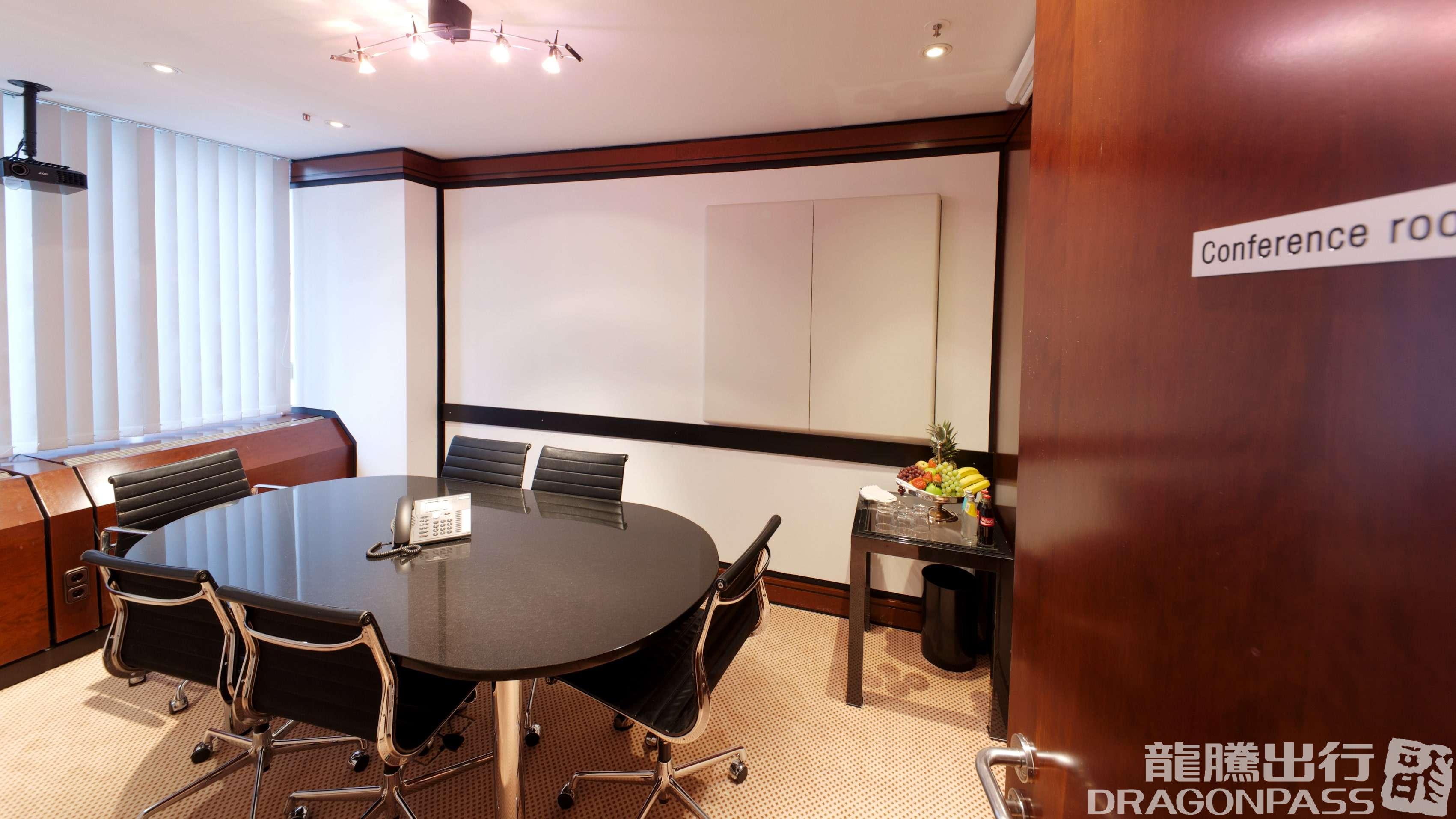 Бизнес-зал LuxxLounge в аэропорту Франкфурт-на-Майне (FRA)