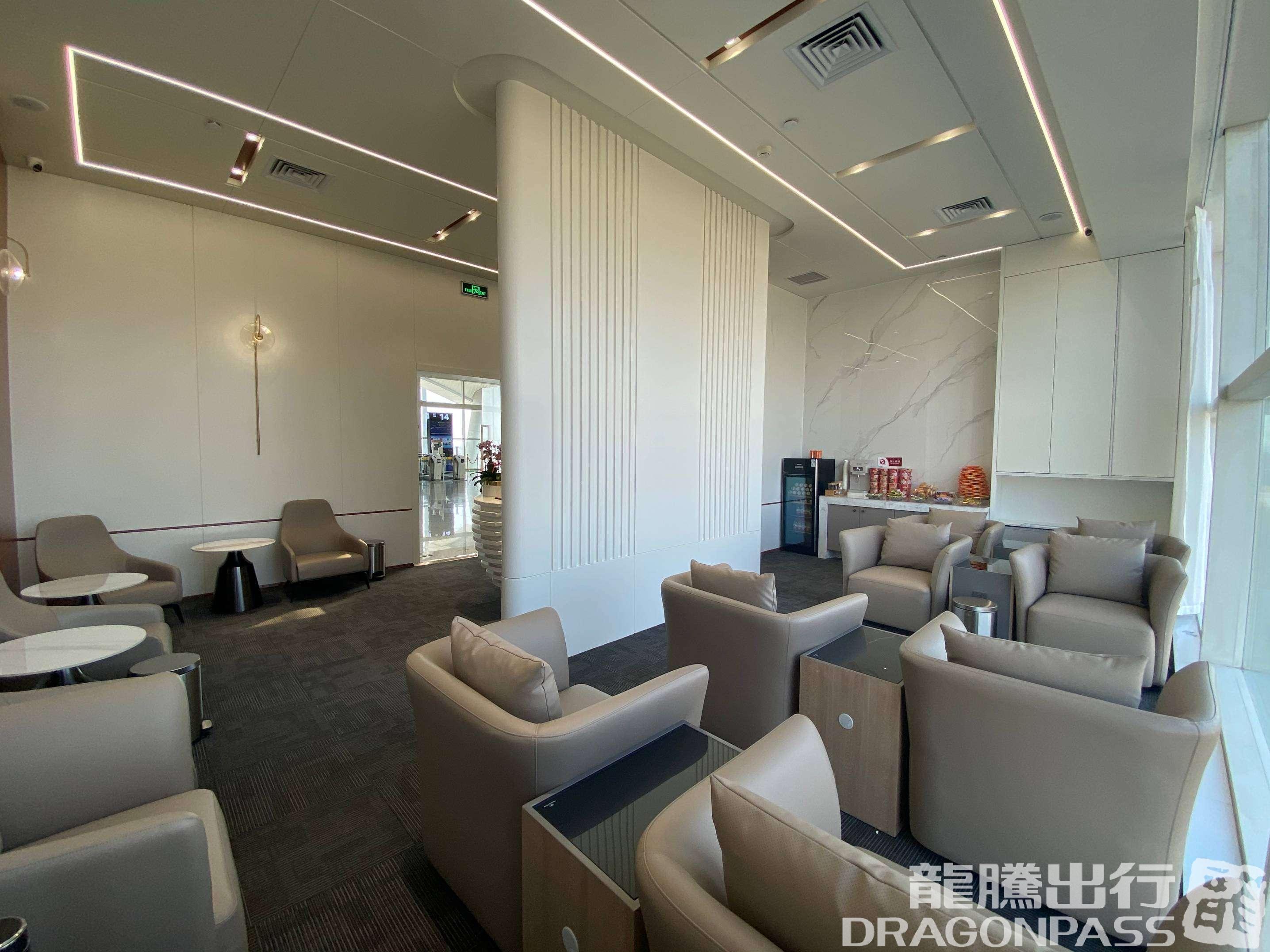 Бизнес-зал First Class Lounge No.4 (Domestic) в аэропорту Хух-Хото Байта (HET)