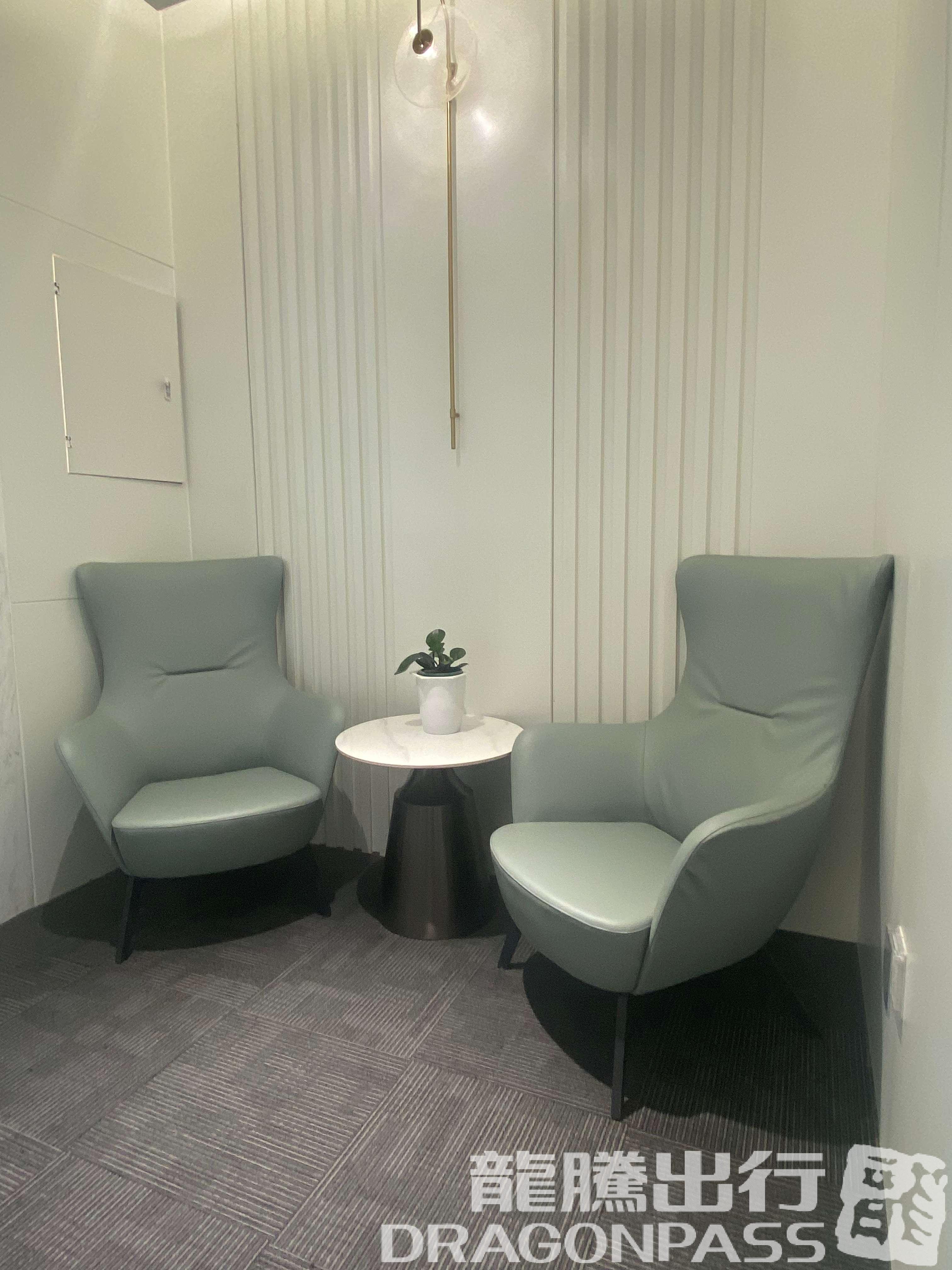 Бизнес-зал First Class Lounge No.6 (T2 Dom) в аэропорту Хух-Хото Байта (HET)