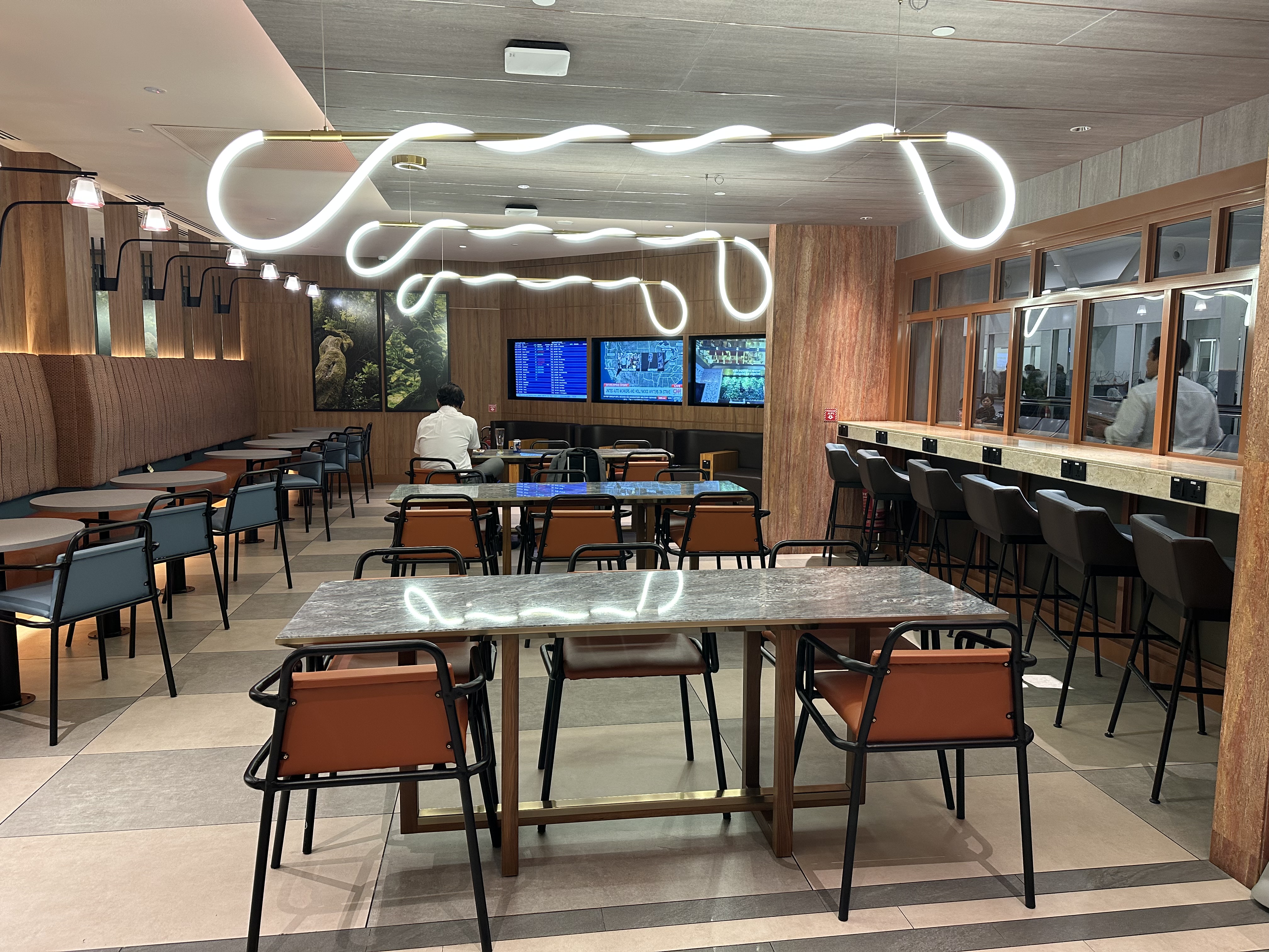 Бизнес-зал Travel Club Lounge (T2) в аэропорту Куала-Лумпур (KUL)
