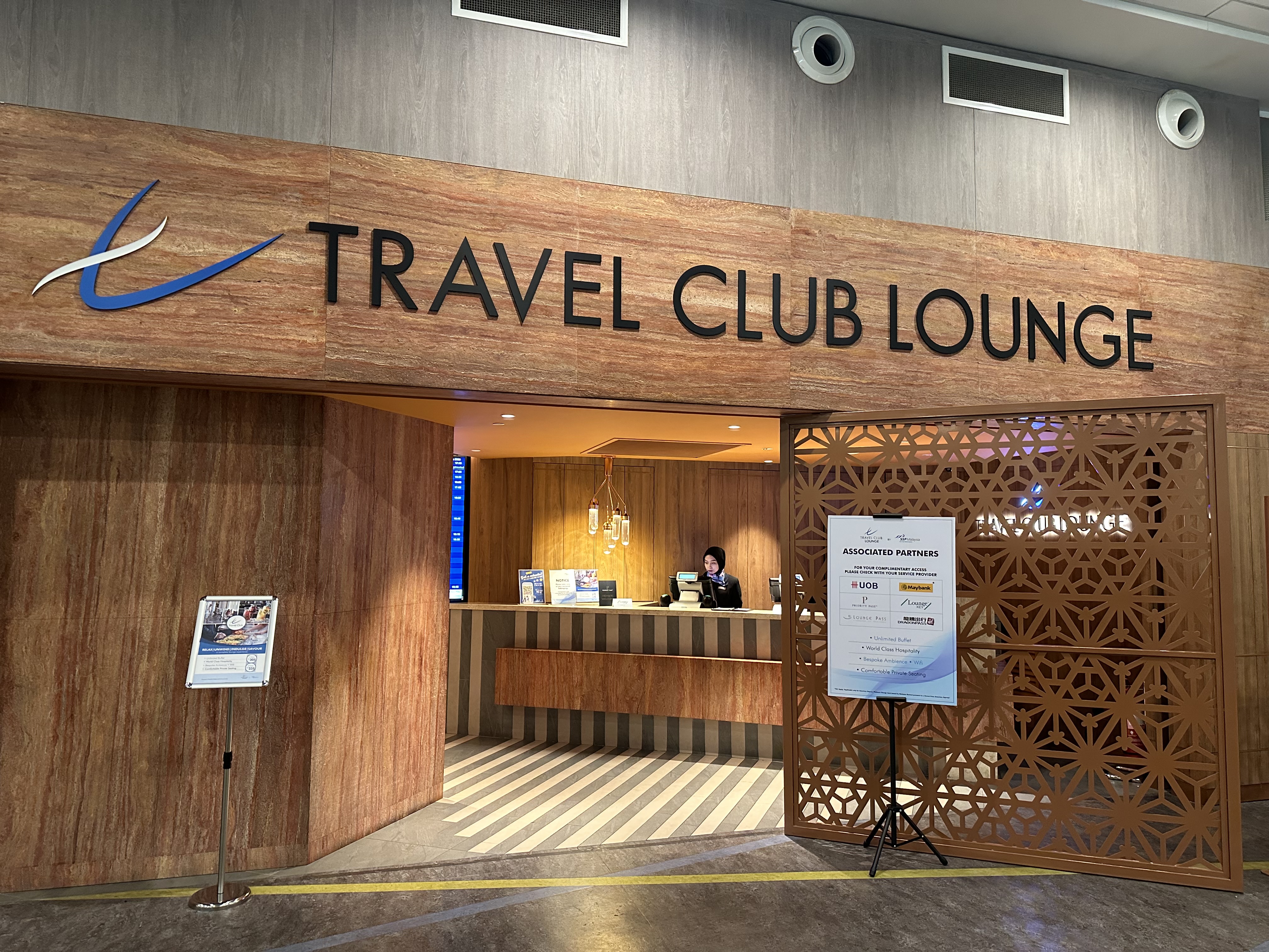 Бизнес-зал Travel Club Lounge (T2) в аэропорту Куала-Лумпур (KUL)