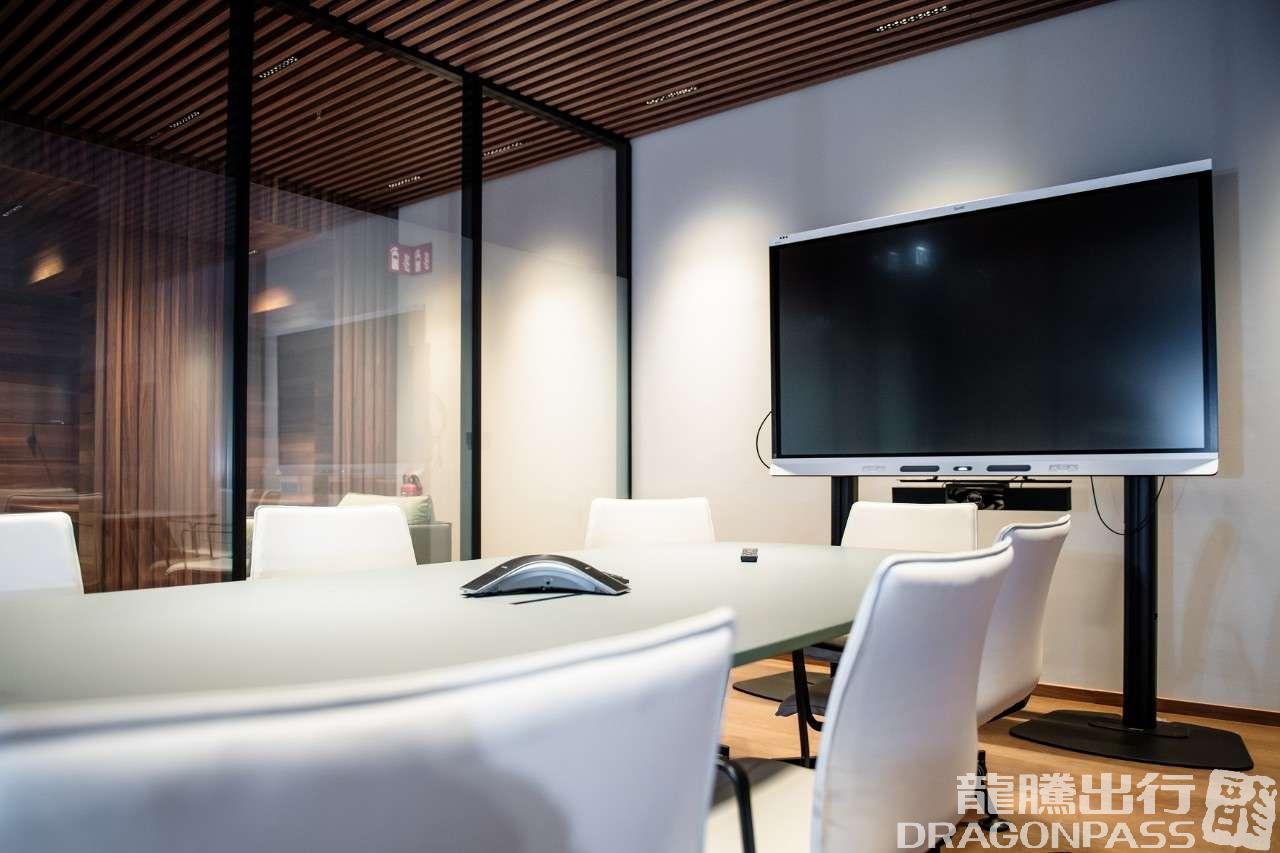 Бизнес-зал Lounge Tegel в аэропорту Бранденбург (BER)