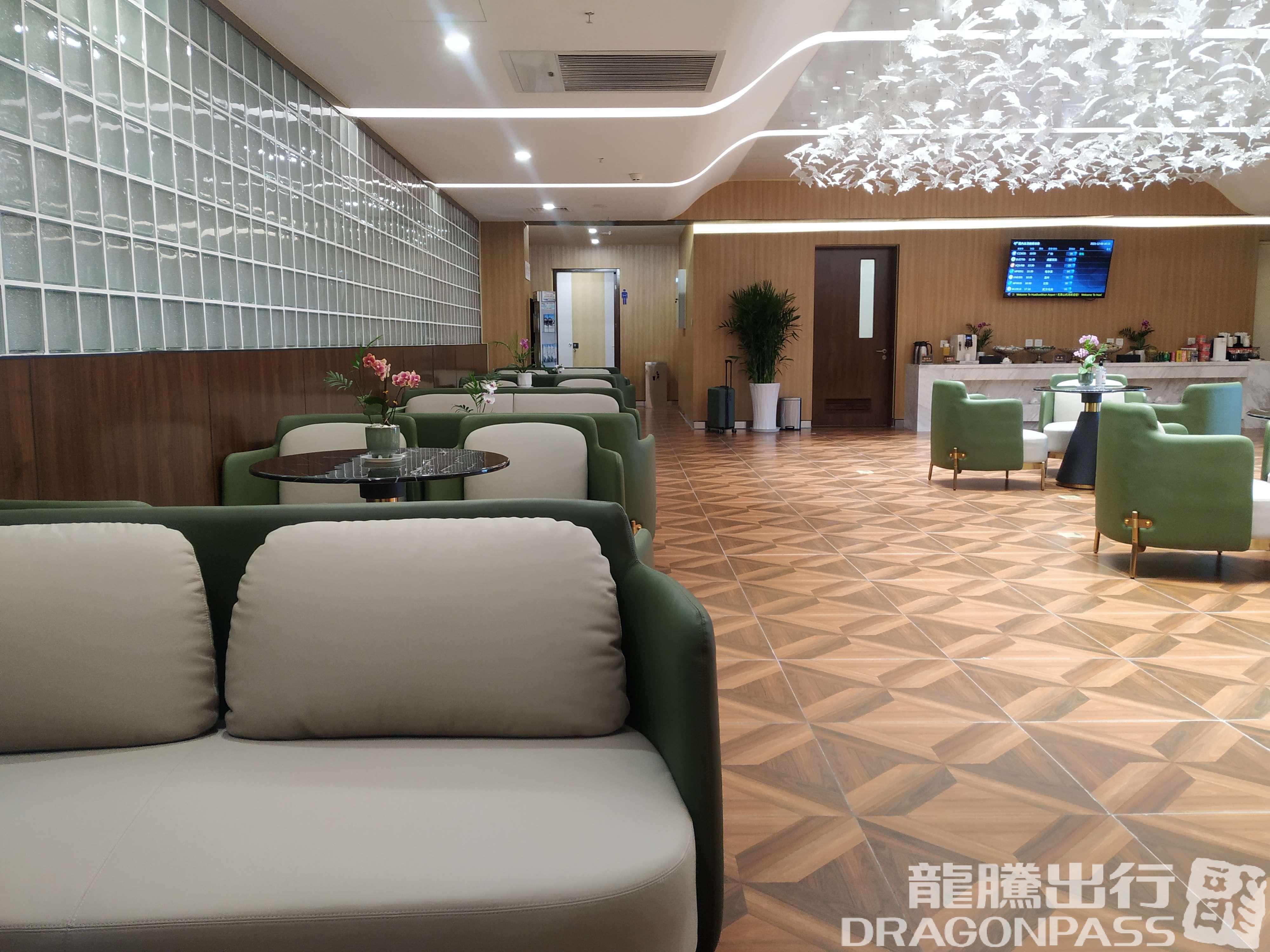 Бизнес-зал First class lounge в аэропорту Аэропорт Ляньюньган (LYG)