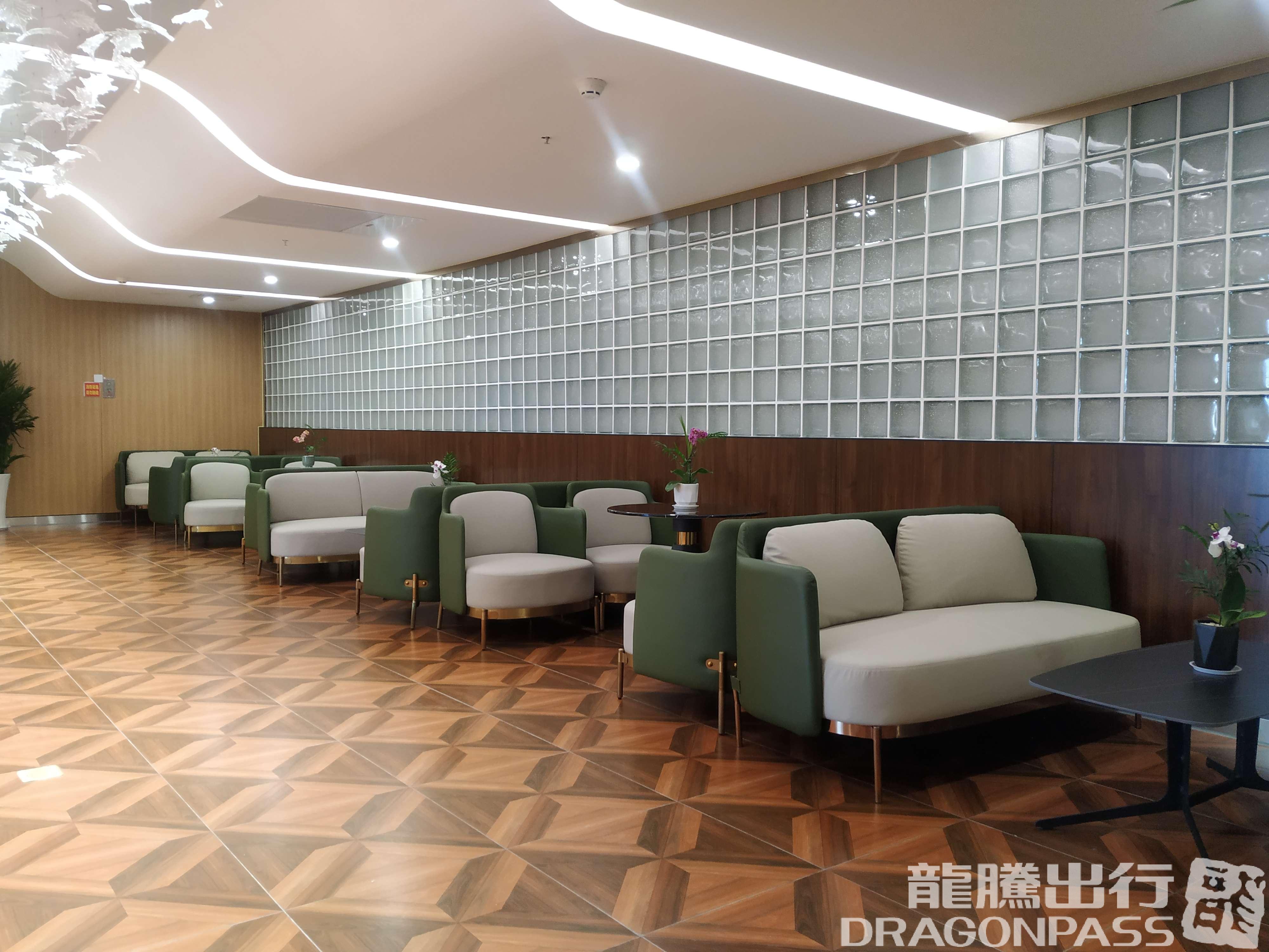 Бизнес-зал First class lounge в аэропорту Аэропорт Ляньюньган (LYG)
