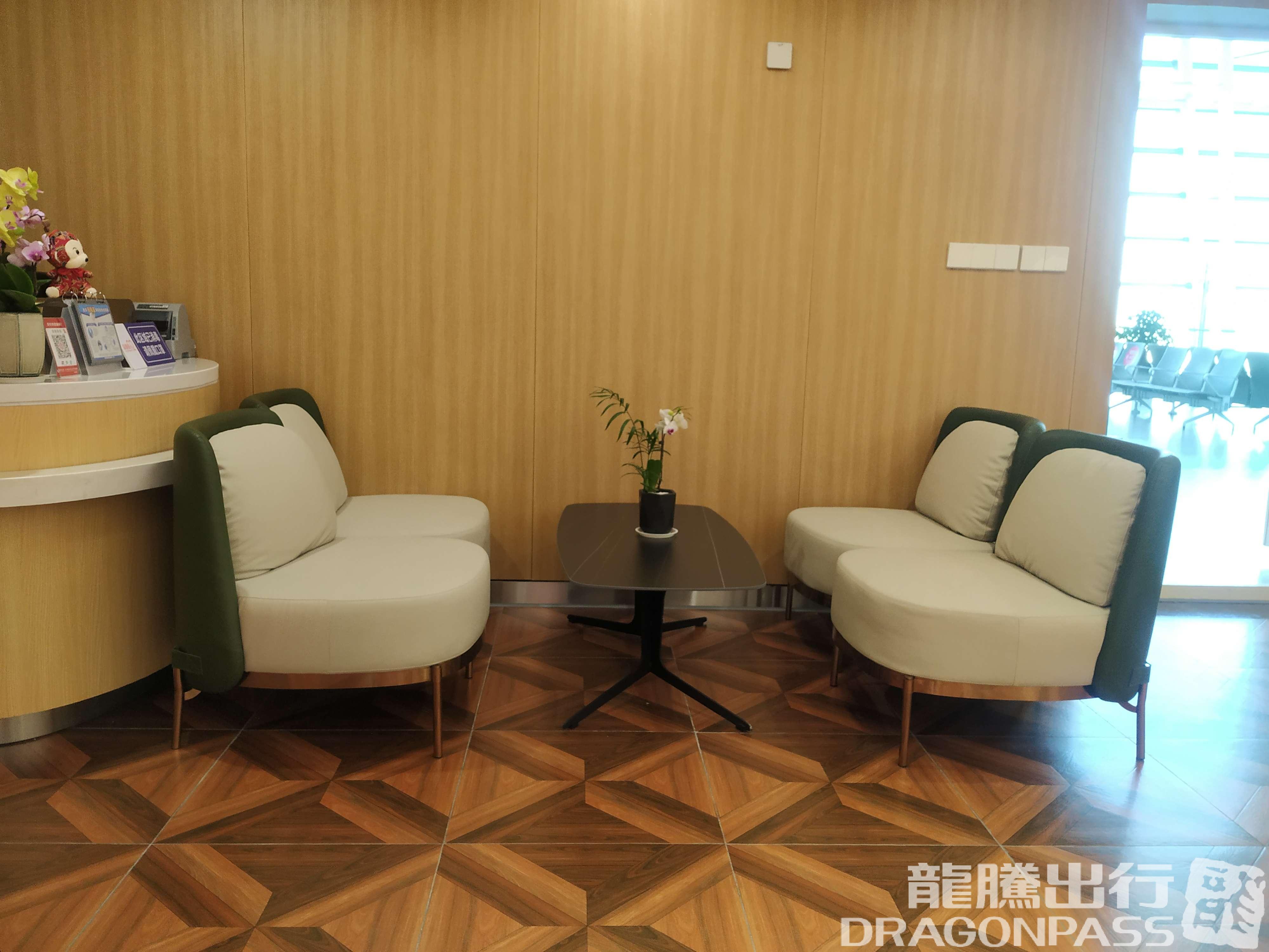 Бизнес-зал First class lounge в аэропорту Аэропорт Ляньюньган (LYG)