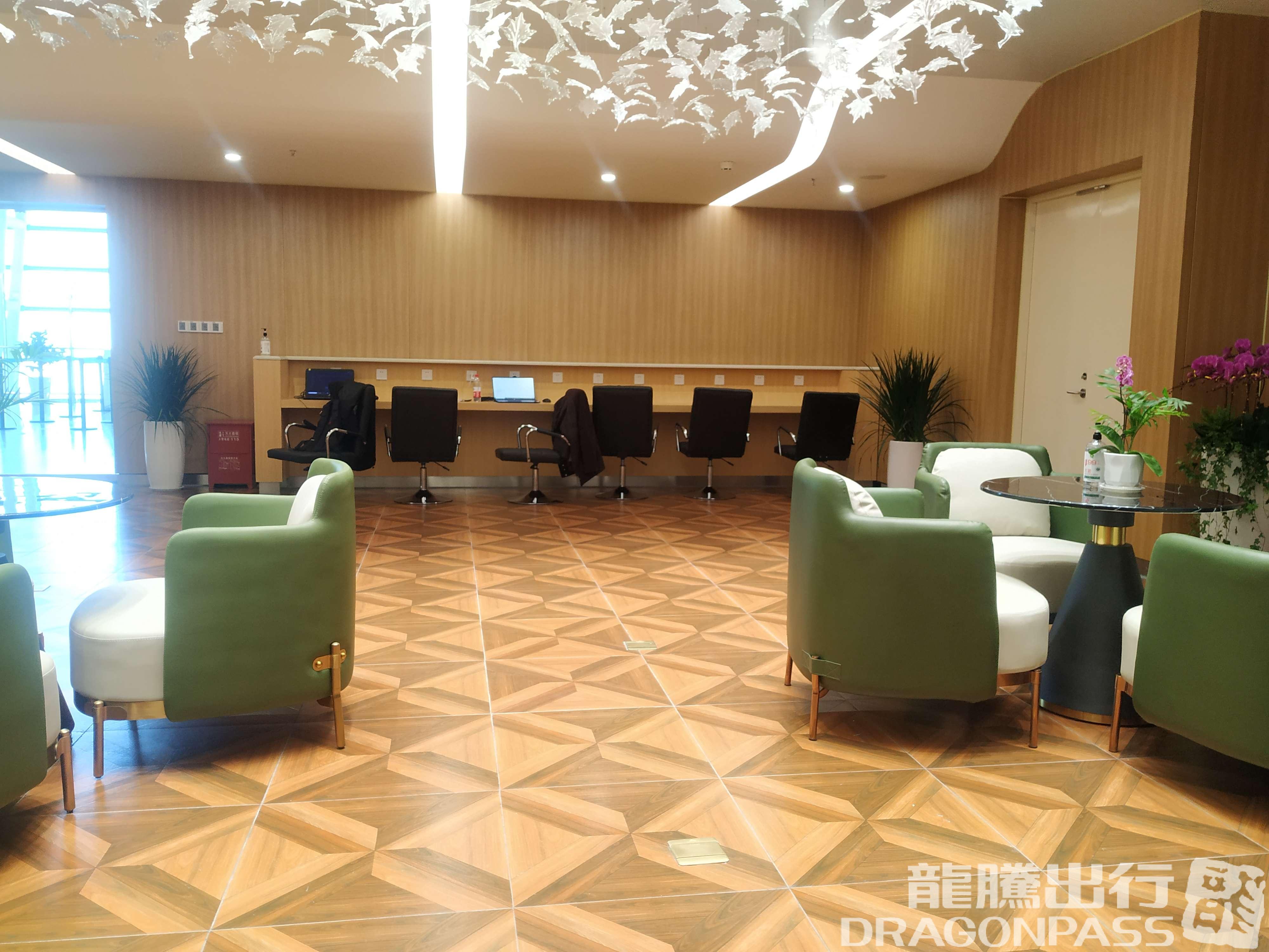 Бизнес-зал First class lounge в аэропорту Аэропорт Ляньюньган (LYG)