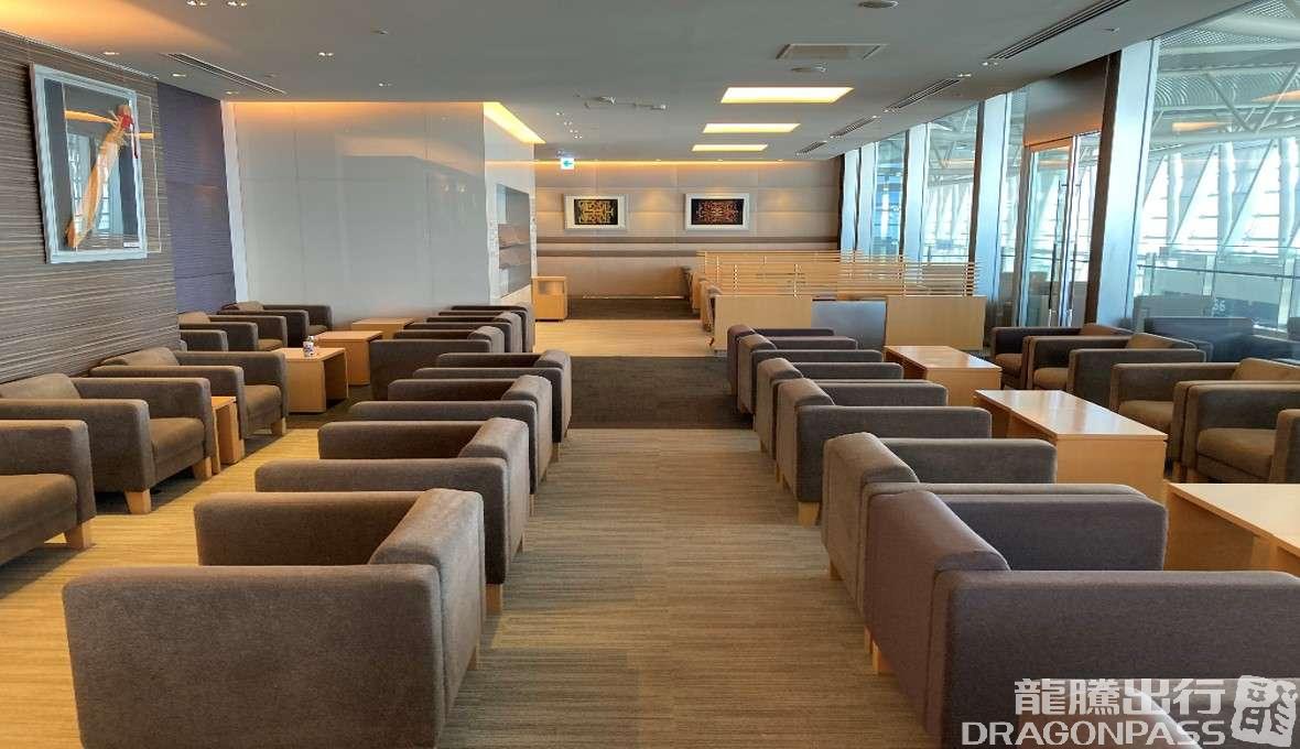 Бизнес-зал North Lounge в аэропорту Титосэ (CTS)