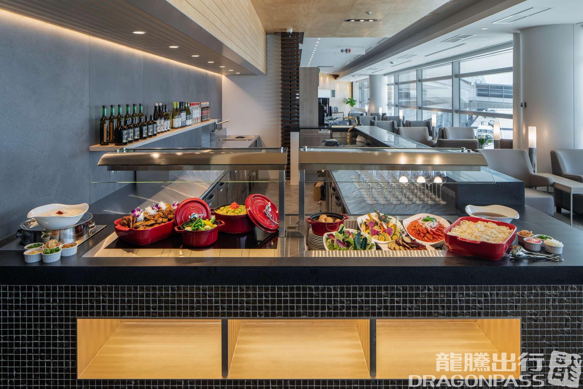 Бизнес-зал Plaza Premium Lounge в аэропорту Тюбу (NGO)