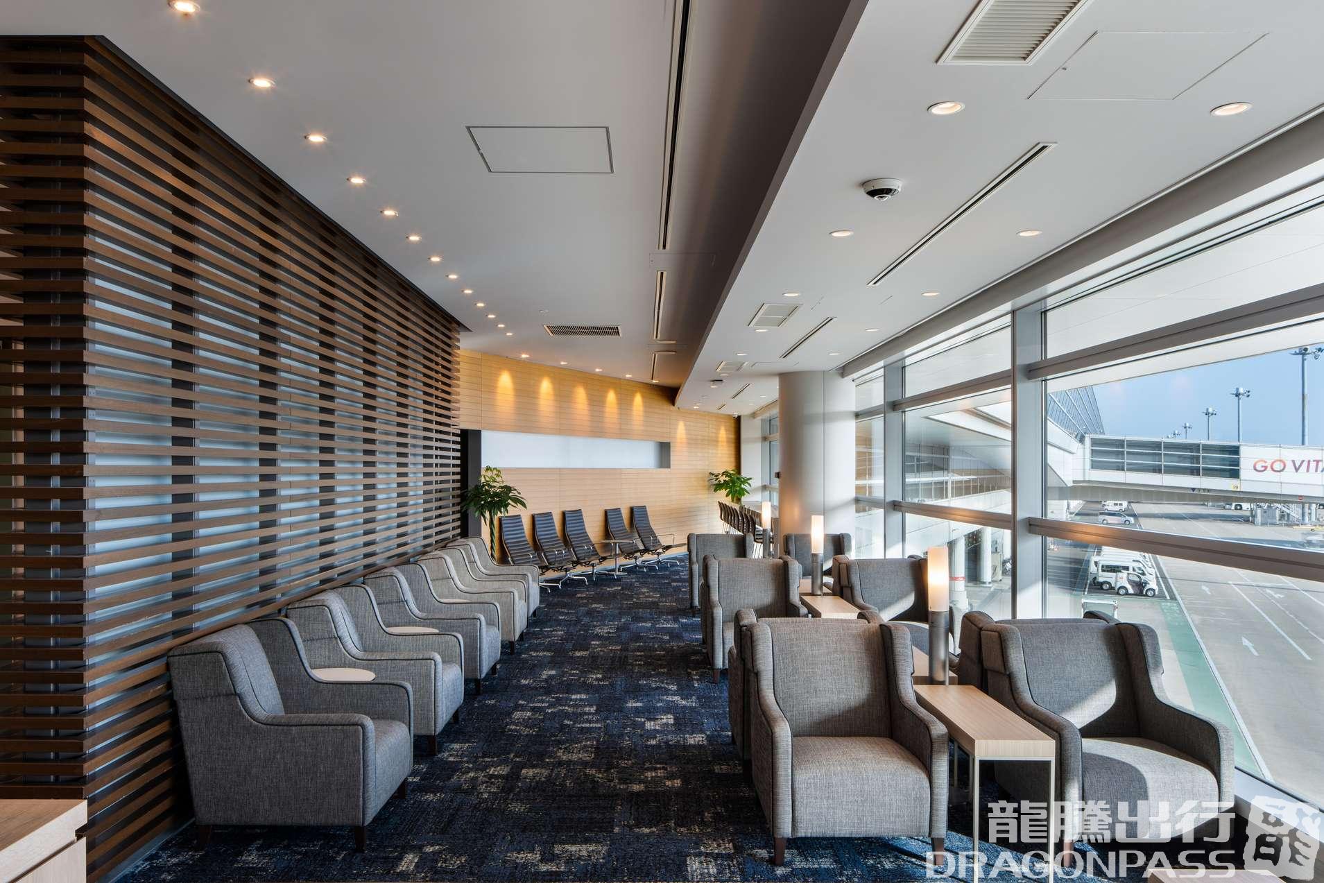 Бизнес-зал Plaza Premium Lounge в аэропорту Тюбу (NGO)