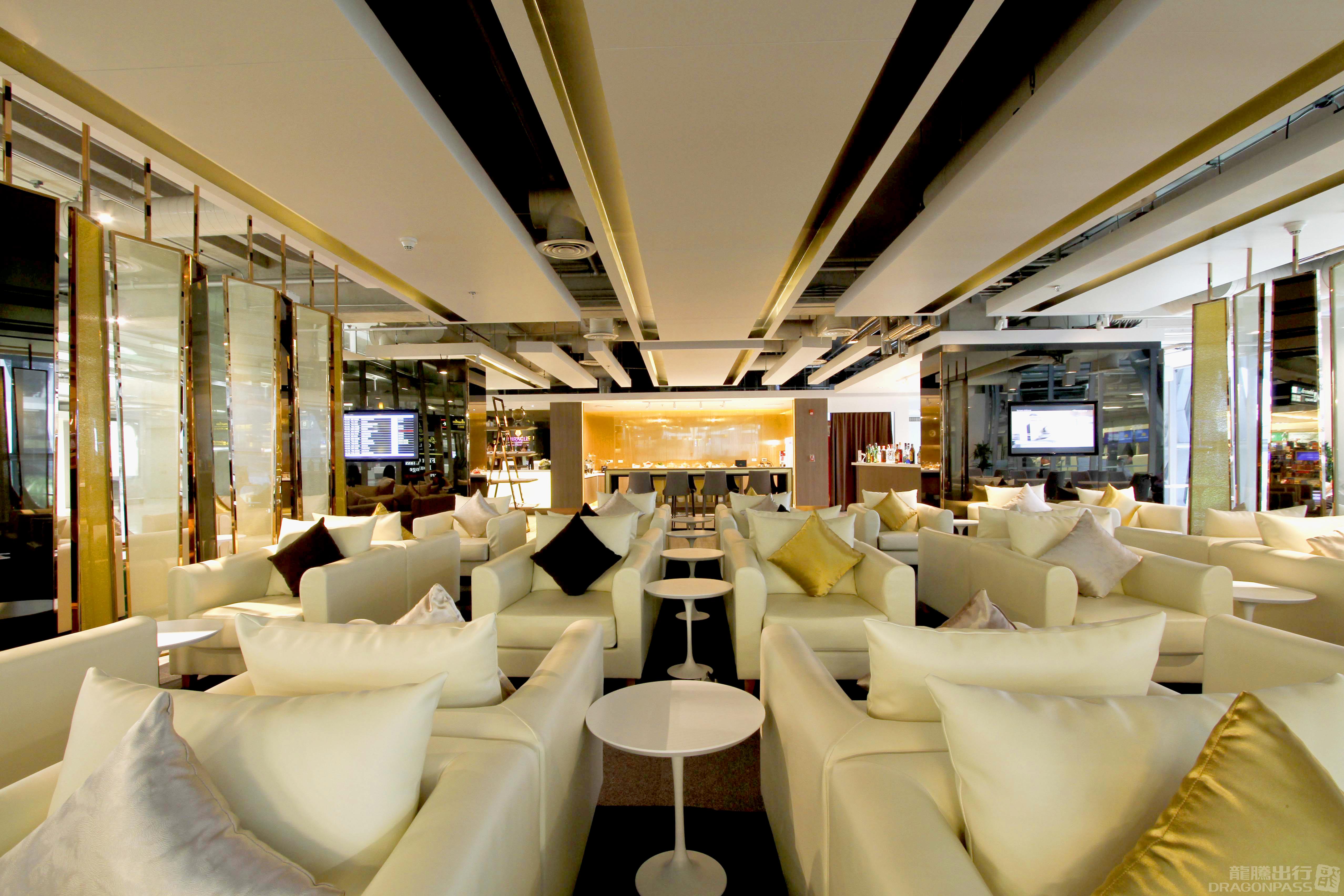 Бизнес-зал Miracle First Class Lounge ( (Business Class) в аэропорту Суварнабхуми (BKK)