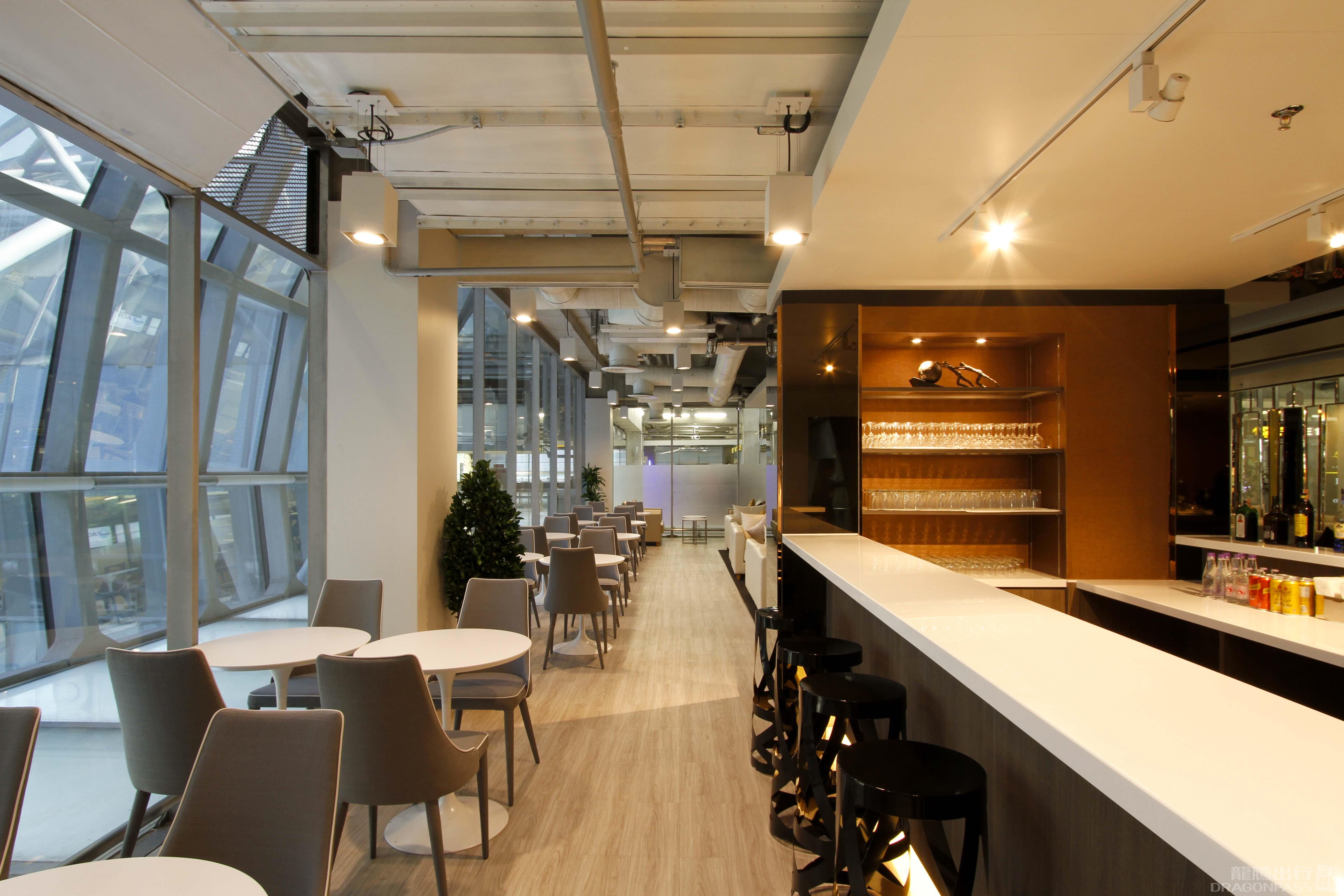 Бизнес-зал Miracle First Class Lounge ( (Business Class) в аэропорту Суварнабхуми (BKK)