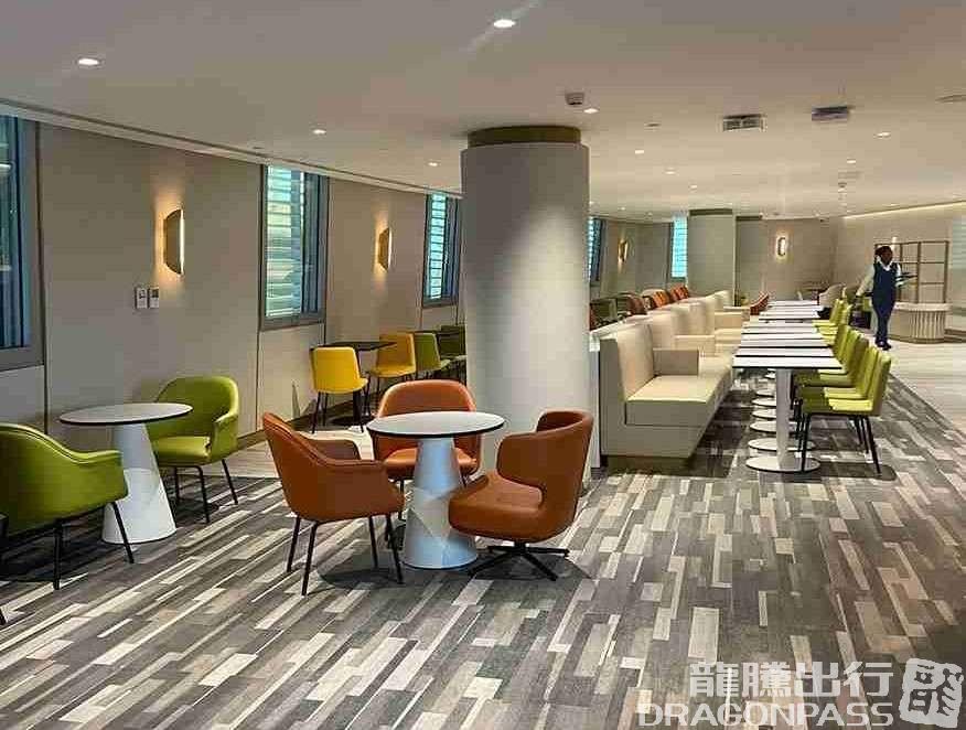 Бизнес-зал Pearl Lounge в аэропорту Абу-Даби (AUH)