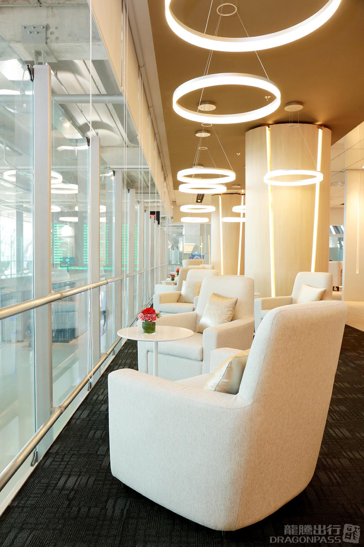 Бизнес-зал Miracle First Class Lounge (First Class) в аэропорту Суварнабхуми (BKK)