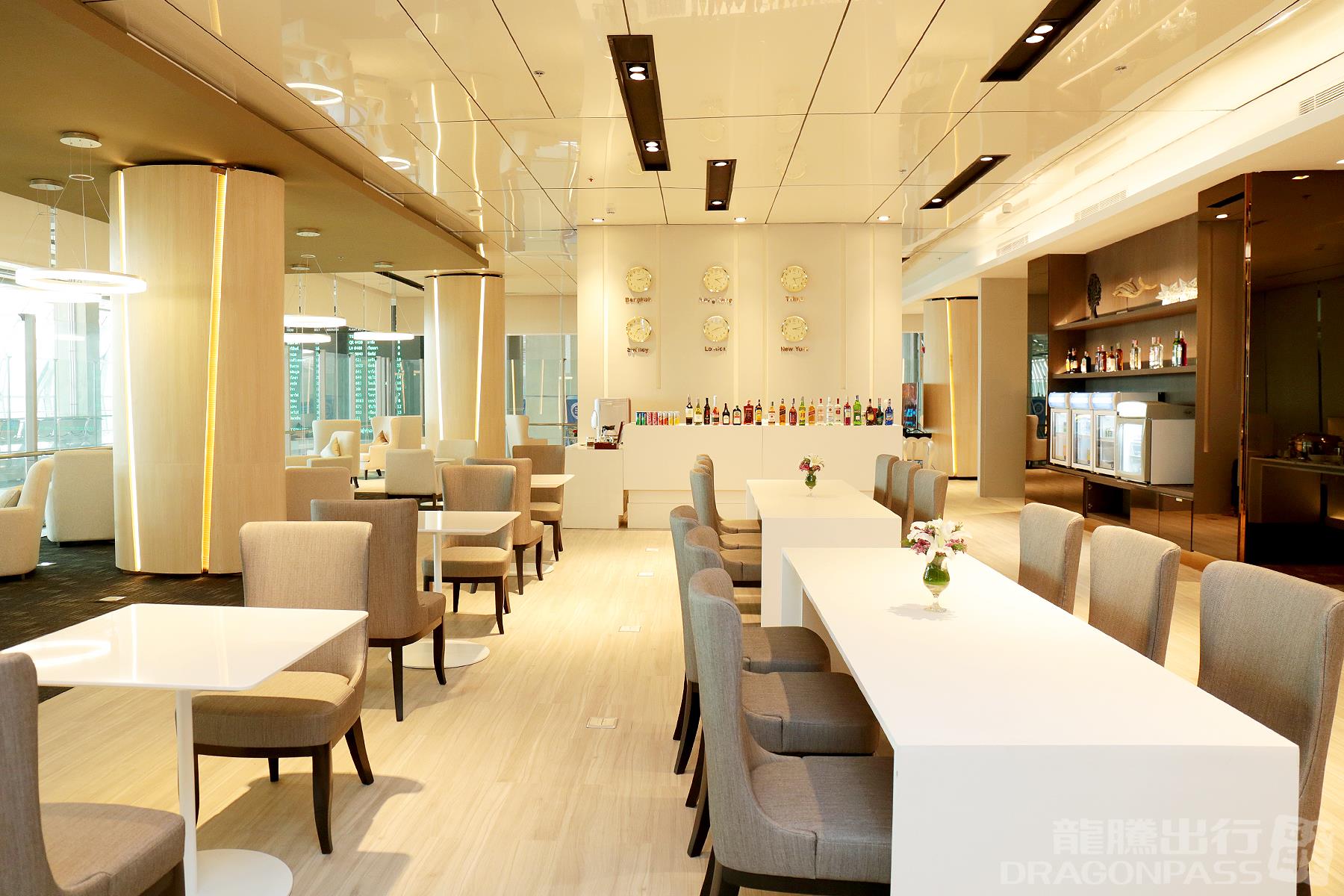 Бизнес-зал Miracle First Class Lounge (First Class) в аэропорту Суварнабхуми (BKK)