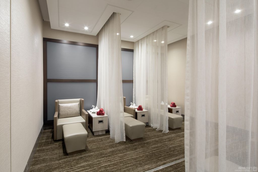 Бизнес-зал Ahlan First Class Lounge (Concourse D) в аэропорту Дубай (DXB)