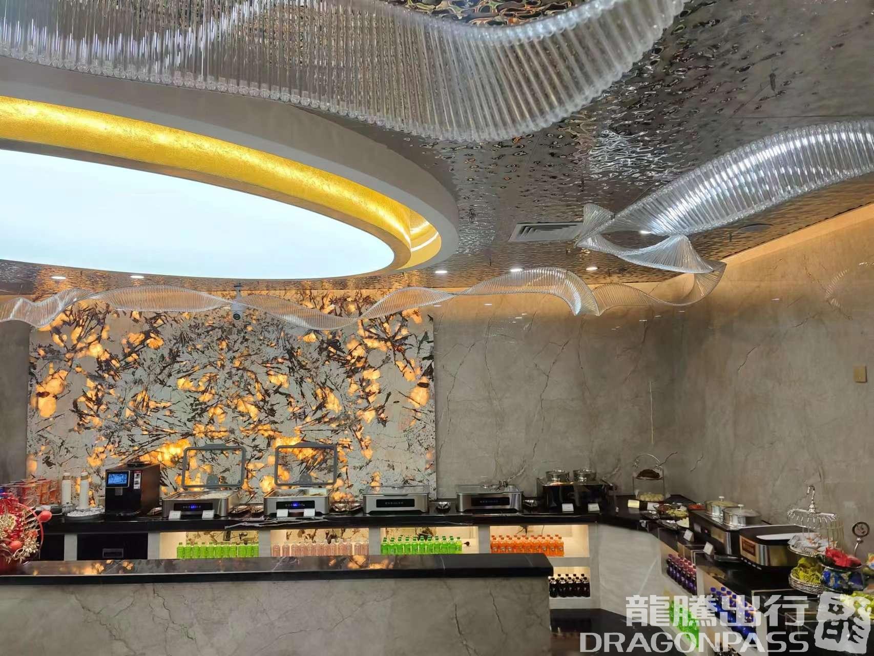 Бизнес-зал Domestic First Class Lounge (opposite Gate 10) в аэропорту Лунцзя (CGQ)