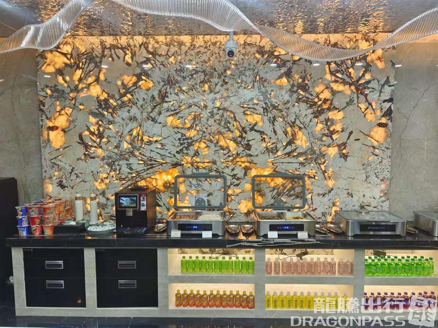 Бизнес-зал Domestic First Class Lounge (opposite Gate 10) в аэропорту Лунцзя (CGQ)