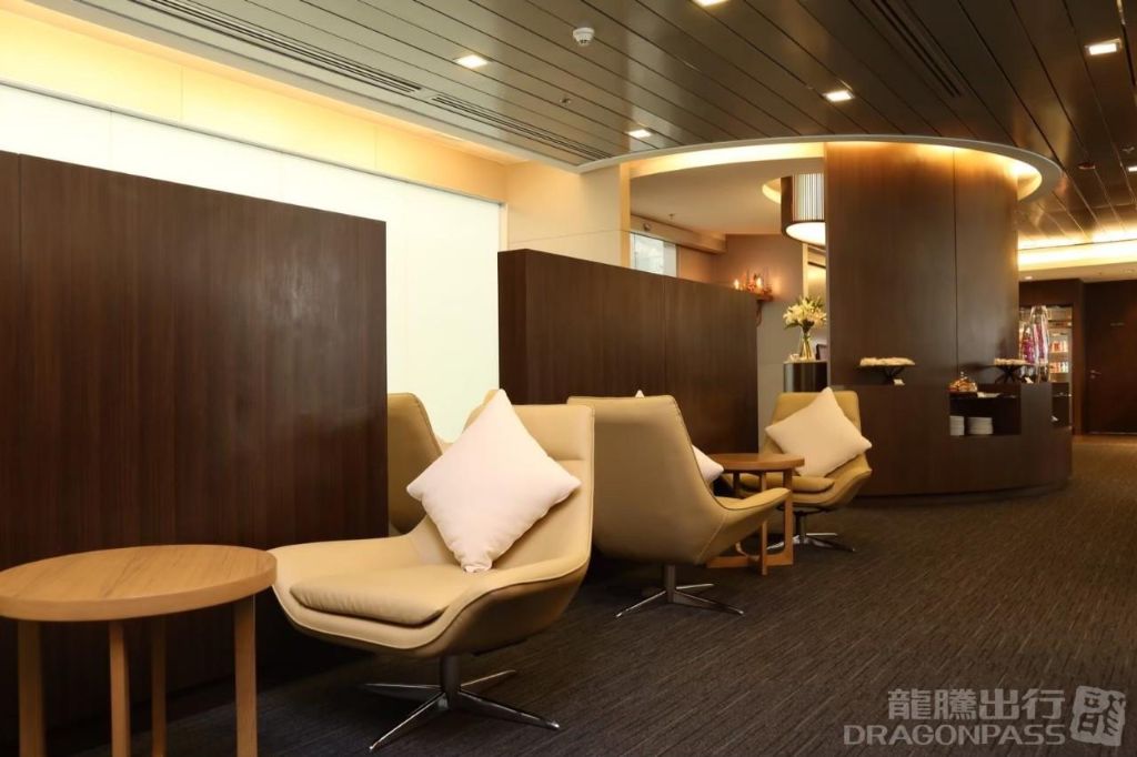 Бизнес-зал Miracle First Class Lounge (Concourse A1) в аэропорту Суварнабхуми (BKK)
