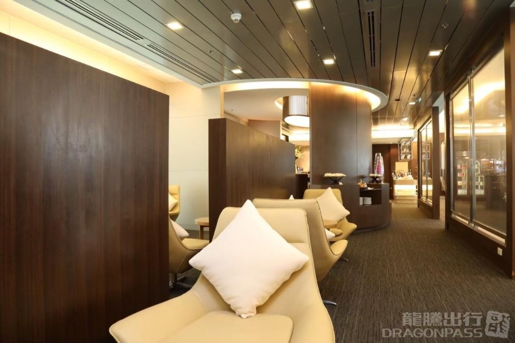 Бизнес-зал Miracle First Class Lounge (Concourse A1) в аэропорту Суварнабхуми (BKK)