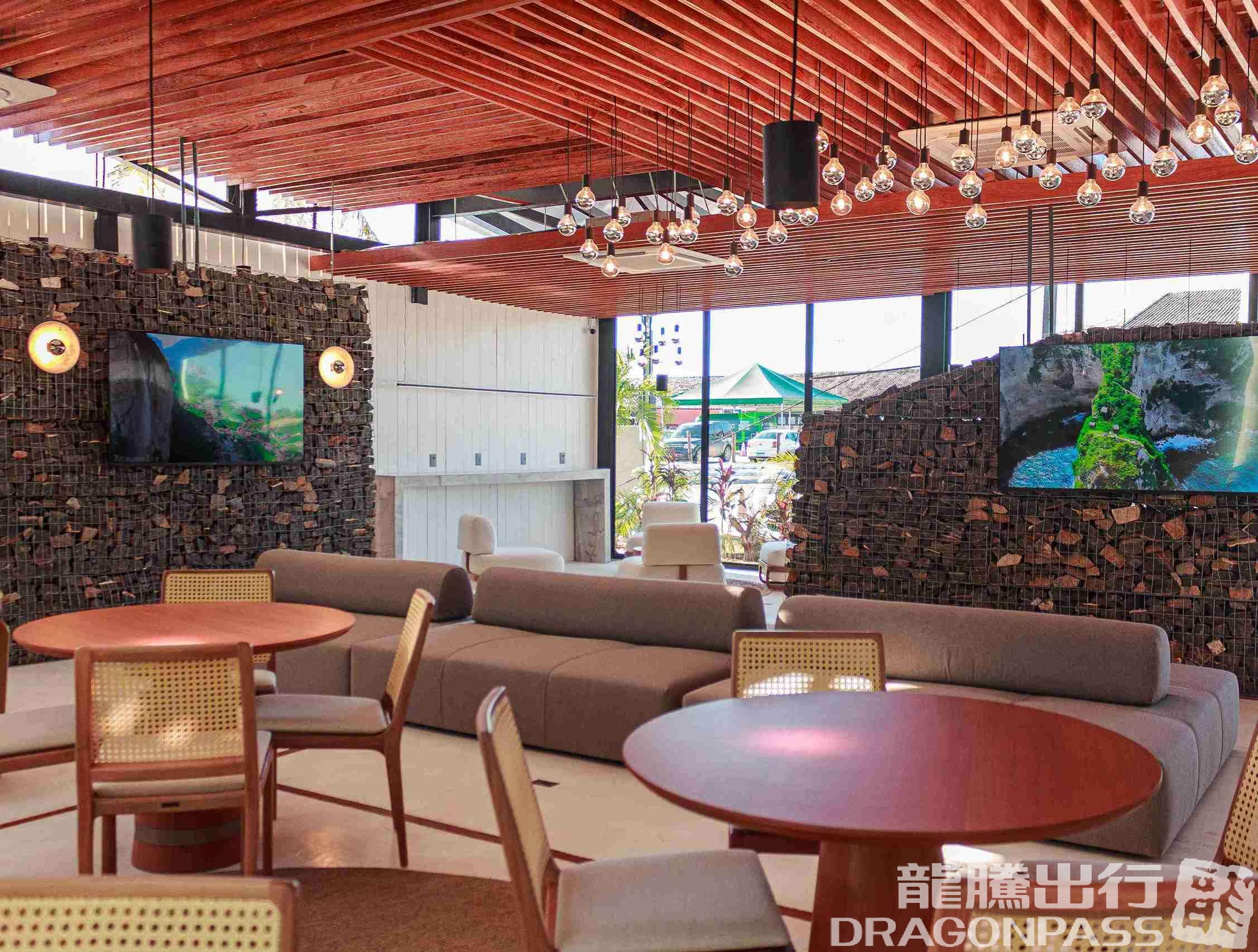 Бизнес-зал BRT Lounges в аэропорту Порту-Сегуру (BPS)