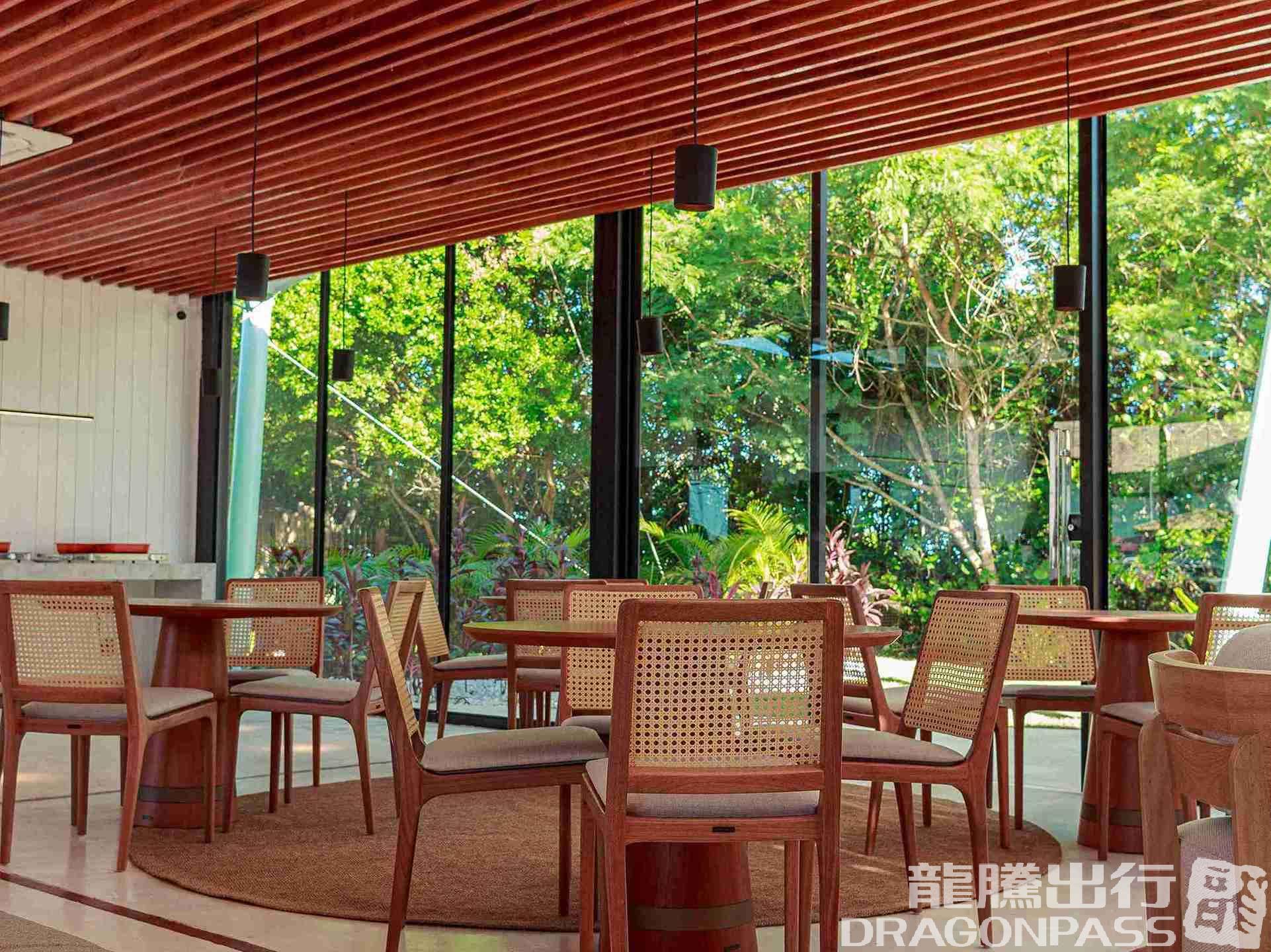 Бизнес-зал BRT Lounges в аэропорту Порту-Сегуру (BPS)