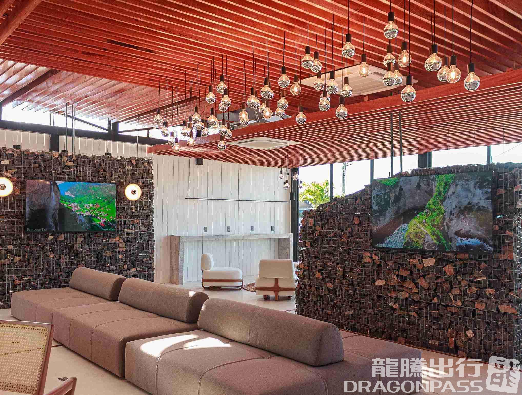 Бизнес-зал BRT Lounges в аэропорту Порту-Сегуру (BPS)