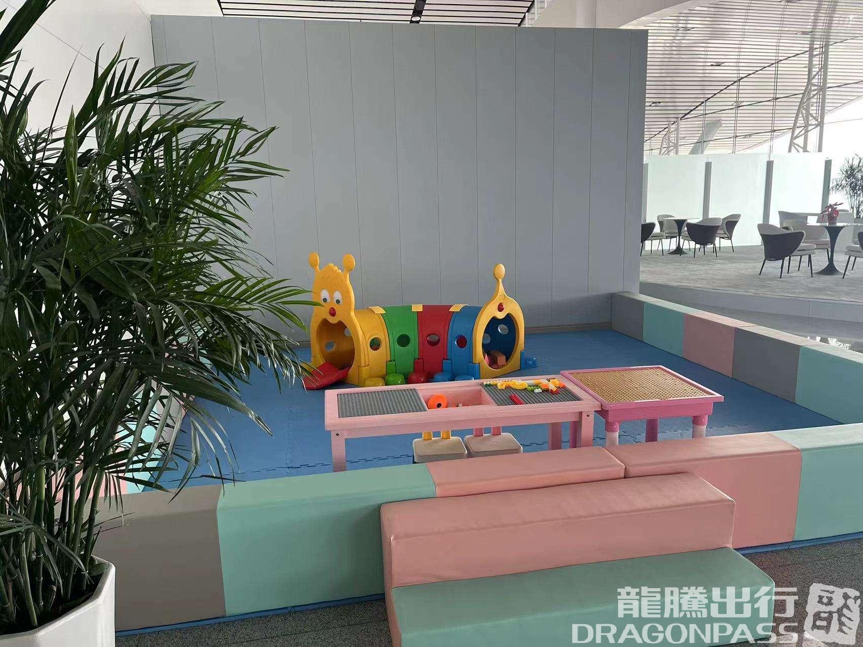 Бизнес-зал VIP Business Lounge (Main Terminal) в аэропорту Аэропорт Шиянь Уданшань (WDS)