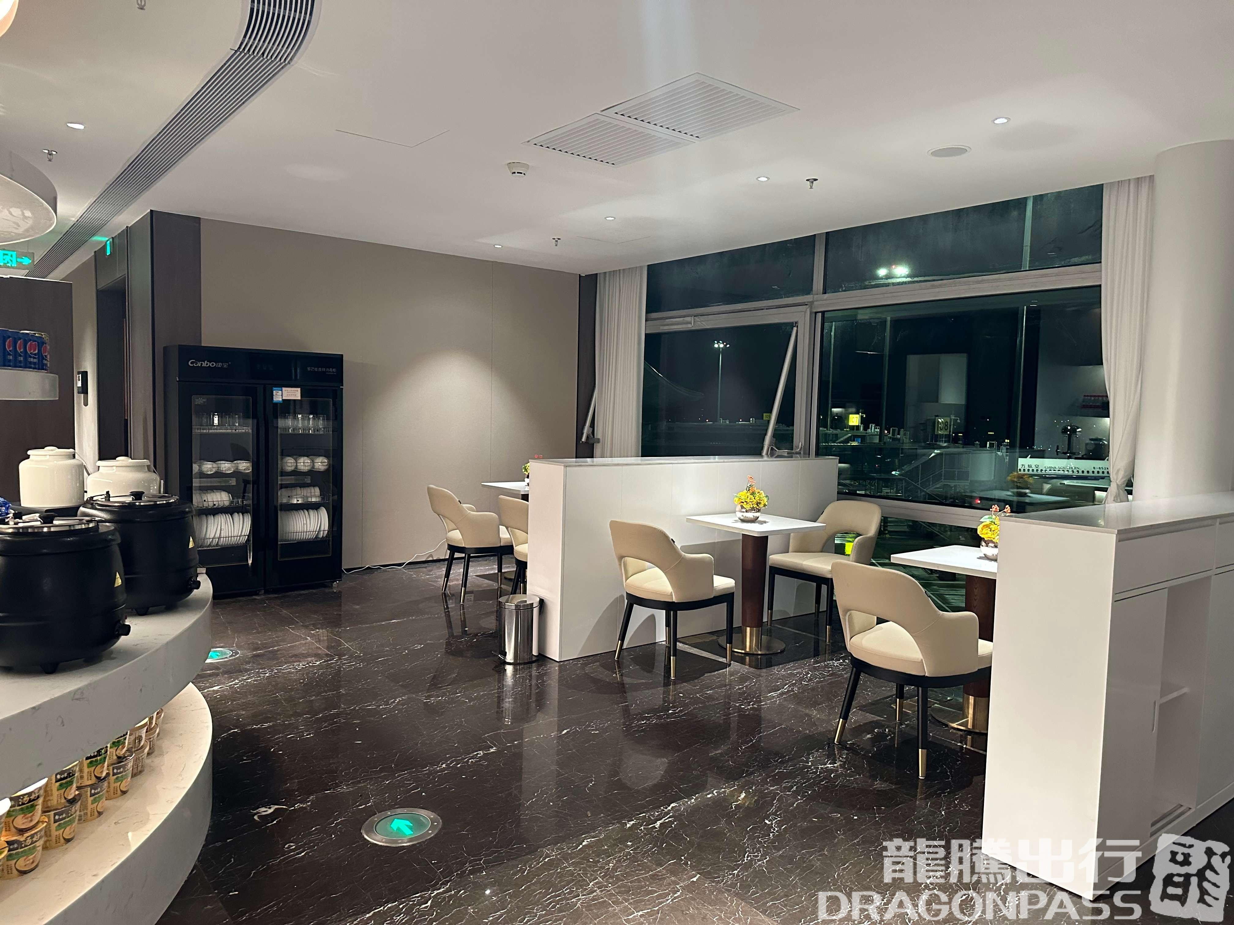 Бизнес-зал First Class Lounge в аэропорту Международный аэропорт Цзеянь Чаошань (SWA)