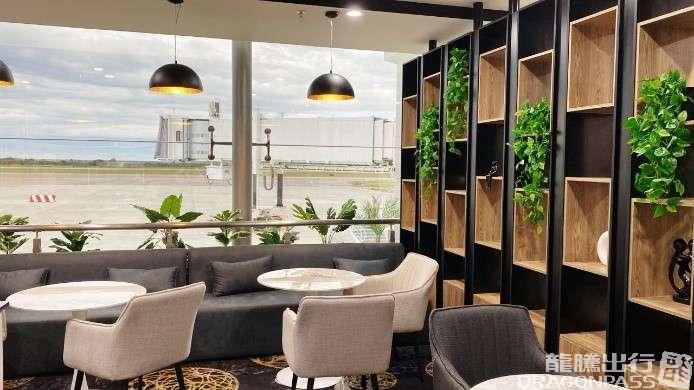 Бизнес-зал Blueberry Premium Lounge в аэропорту Роберт Габриел Магб (HRE)