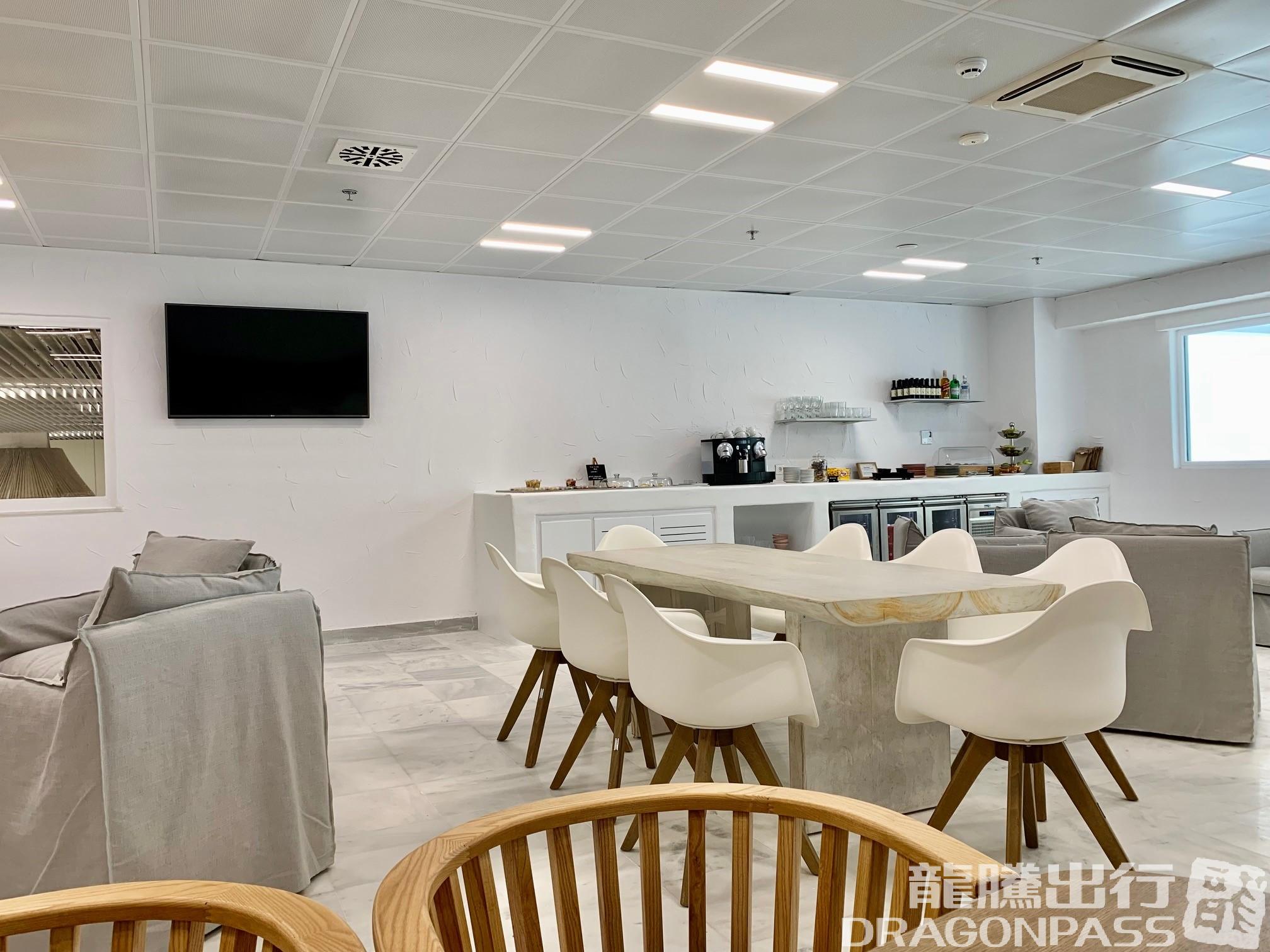Бизнес-зал Your Mykonian Luxury Lounge в аэропорту Миконос (JMK)