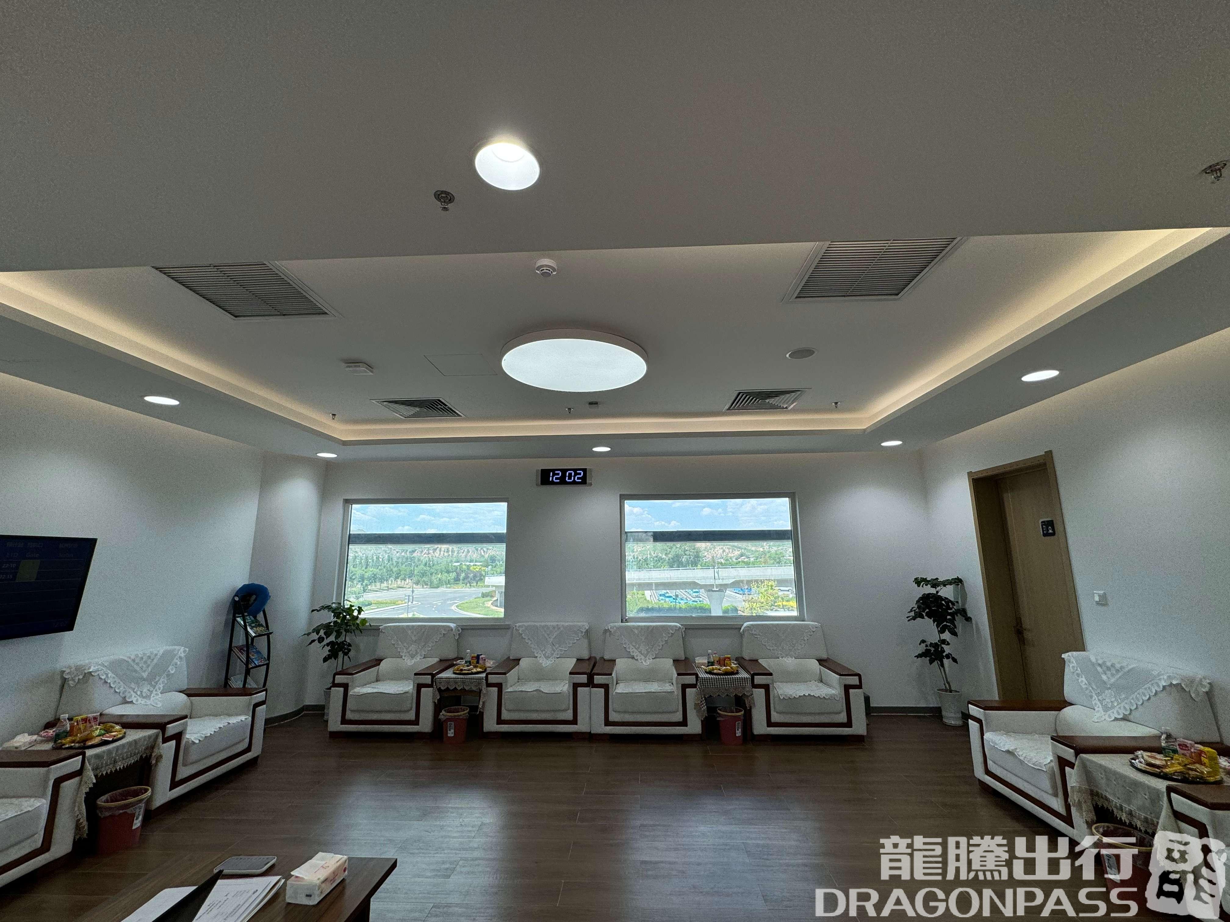 Бизнес-зал No. 1 First Class Lounge в аэропорту Yulong Airport (CIF)