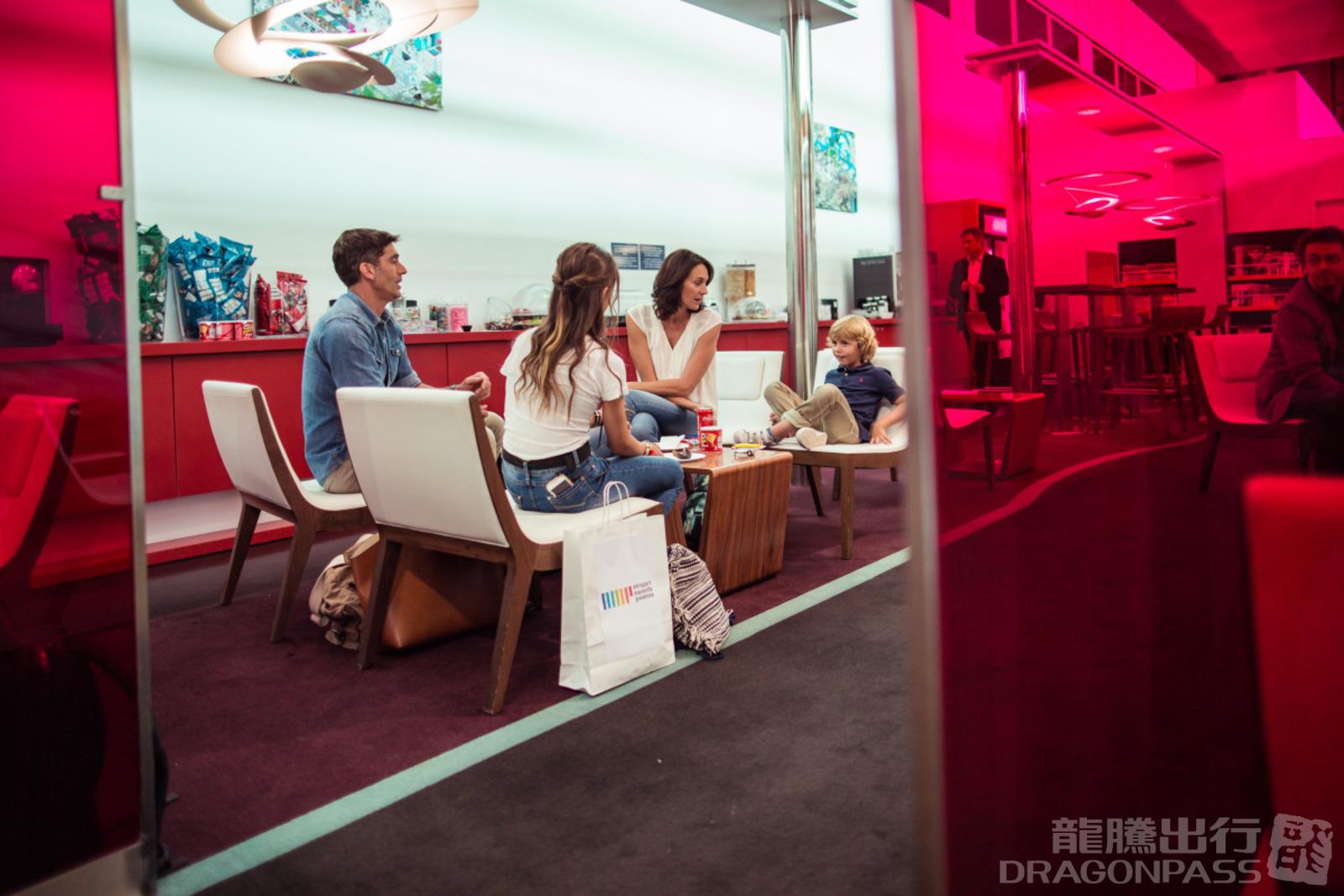 Бизнес-зал VIP European Union Flights Lounge в аэропорту Марсеил Провенс (MRS)