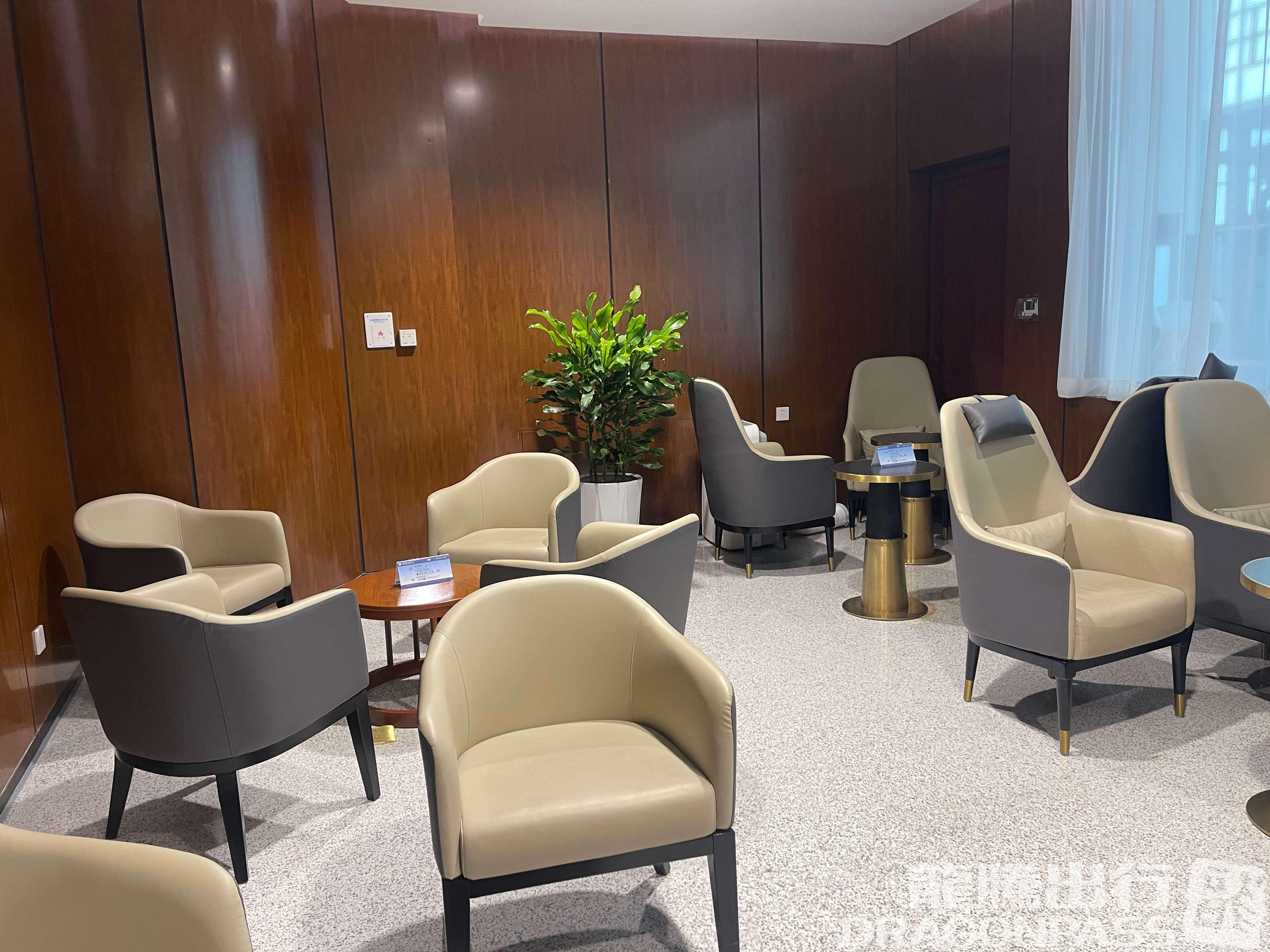 Бизнес-зал First/Business Class Lounge в аэропорту Zhangjiakou Ningyuan Airport (ZQZ)