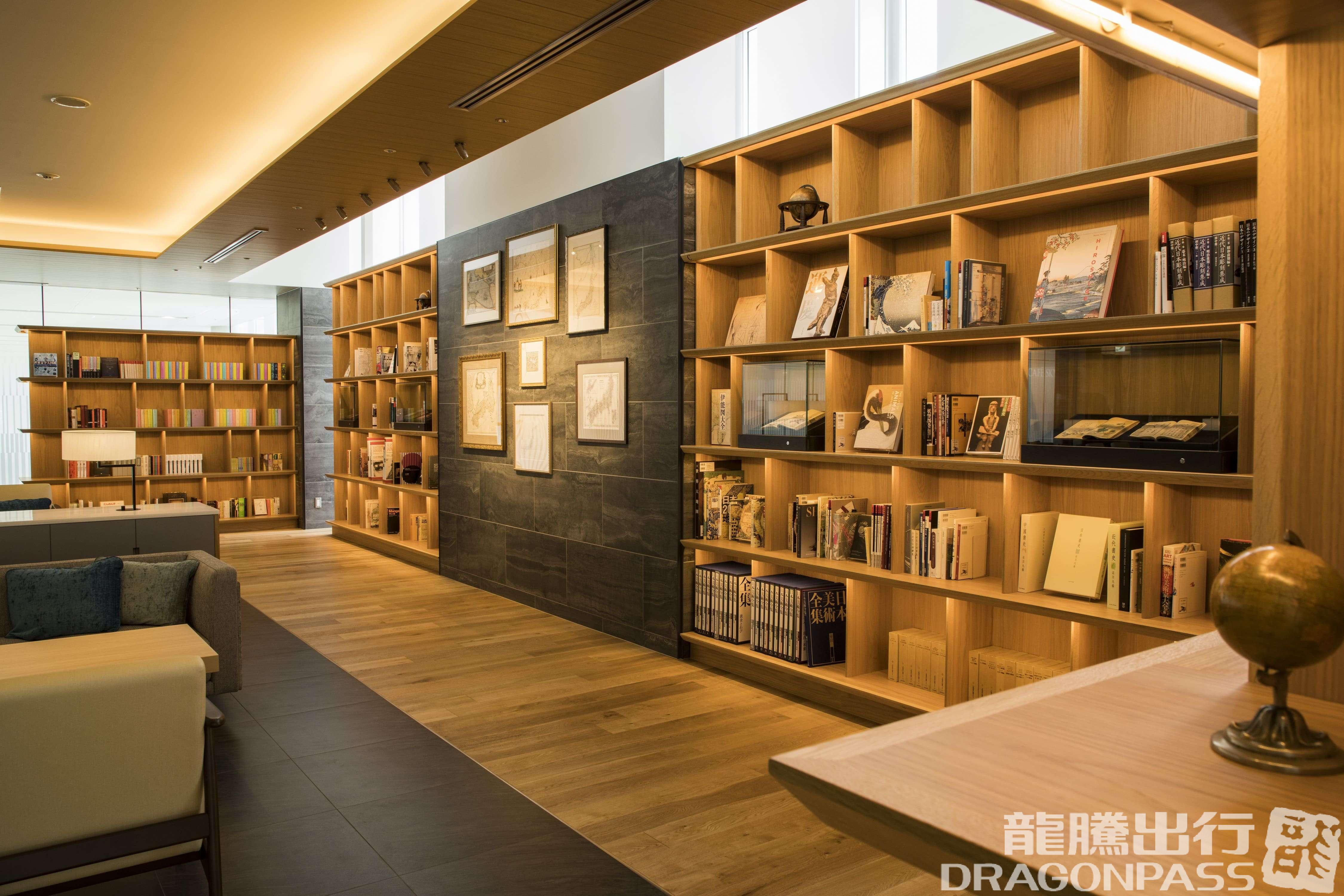 Бизнес-зал CAFÉ SKY LIBRARY в аэропорту Титосэ (CTS)