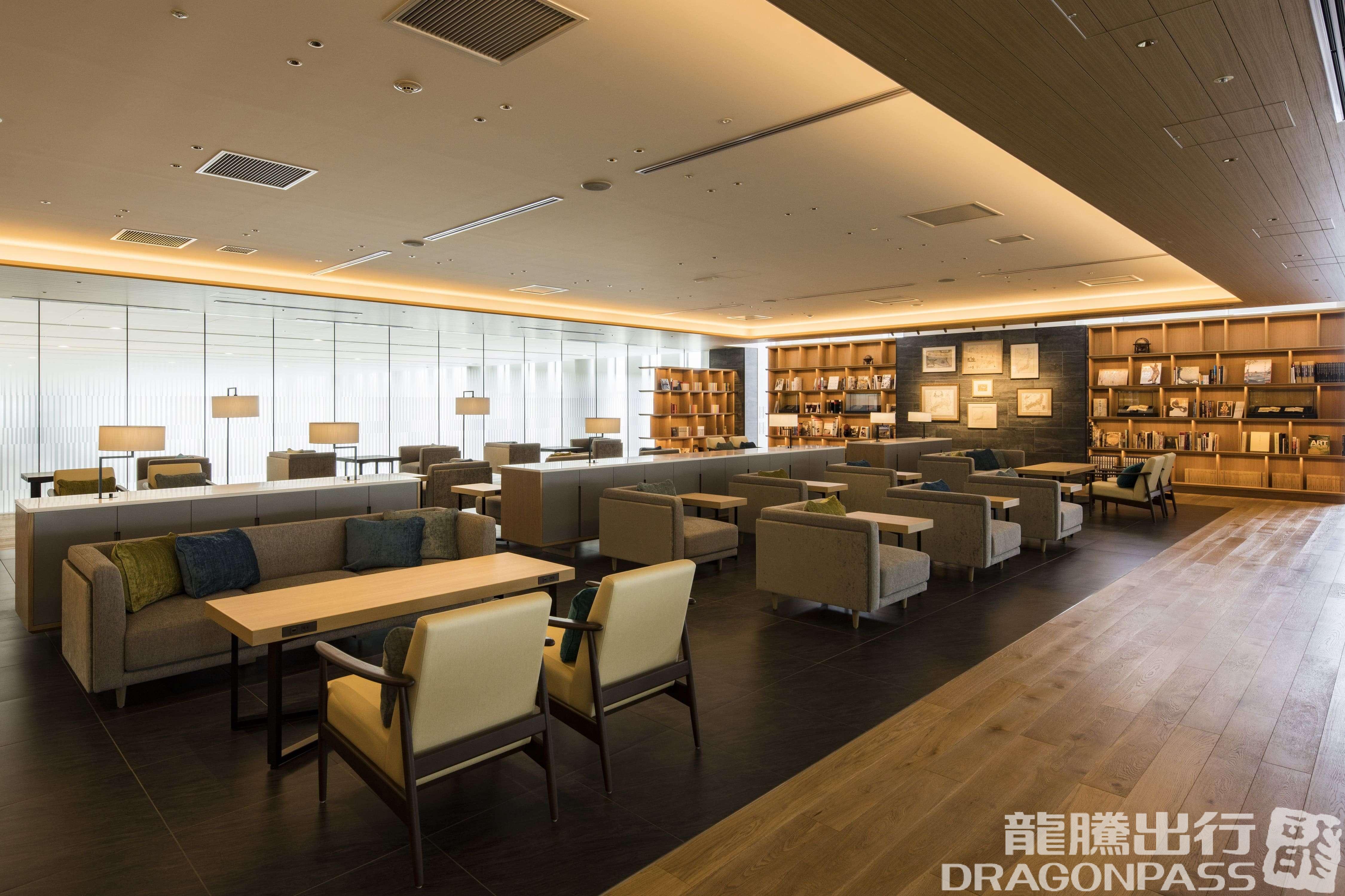 Бизнес-зал CAFÉ SKY LIBRARY в аэропорту Титосэ (CTS)