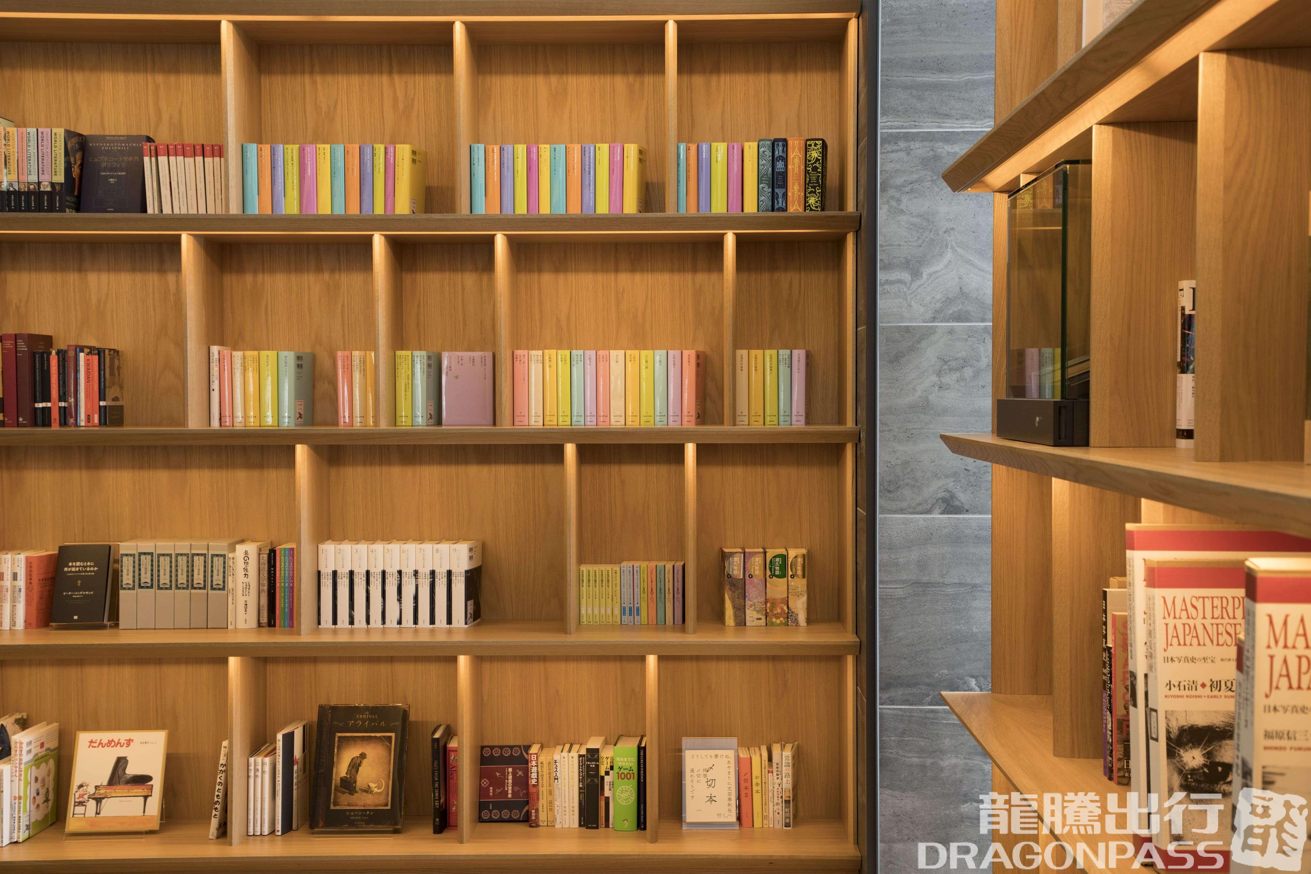 Бизнес-зал CAFÉ SKY LIBRARY в аэропорту Титосэ (CTS)