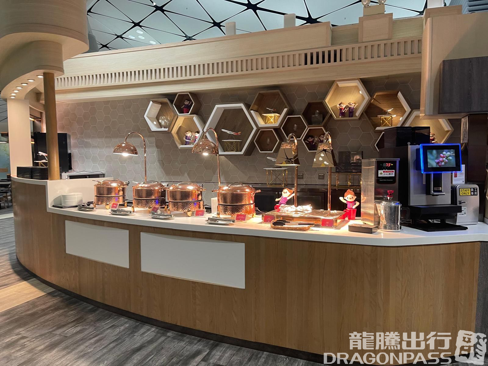 Бизнес-зал Hong Kong Airlines Lounge (Club Autus) в аэропорту Гонконг (HKG)